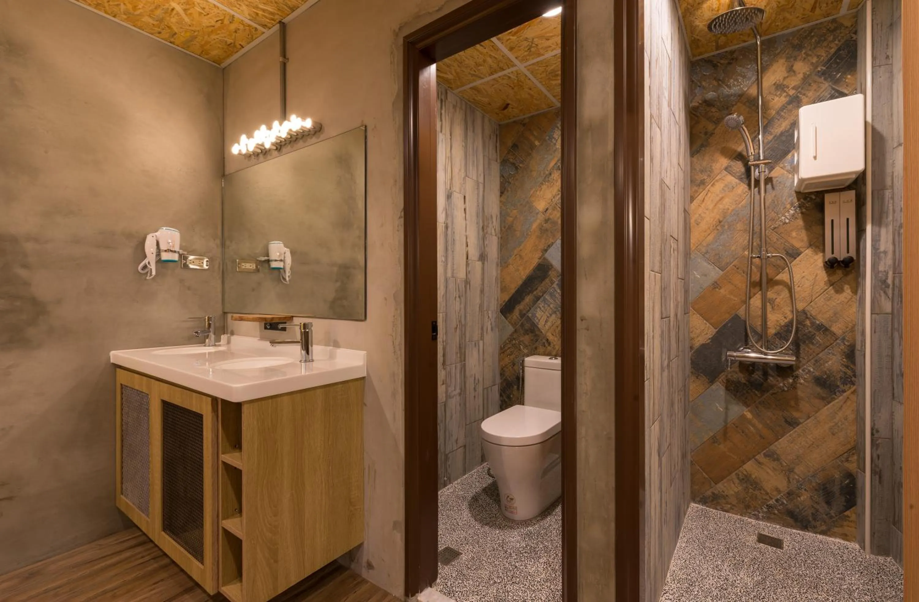 Bathroom in Beimen WOW Poshtel