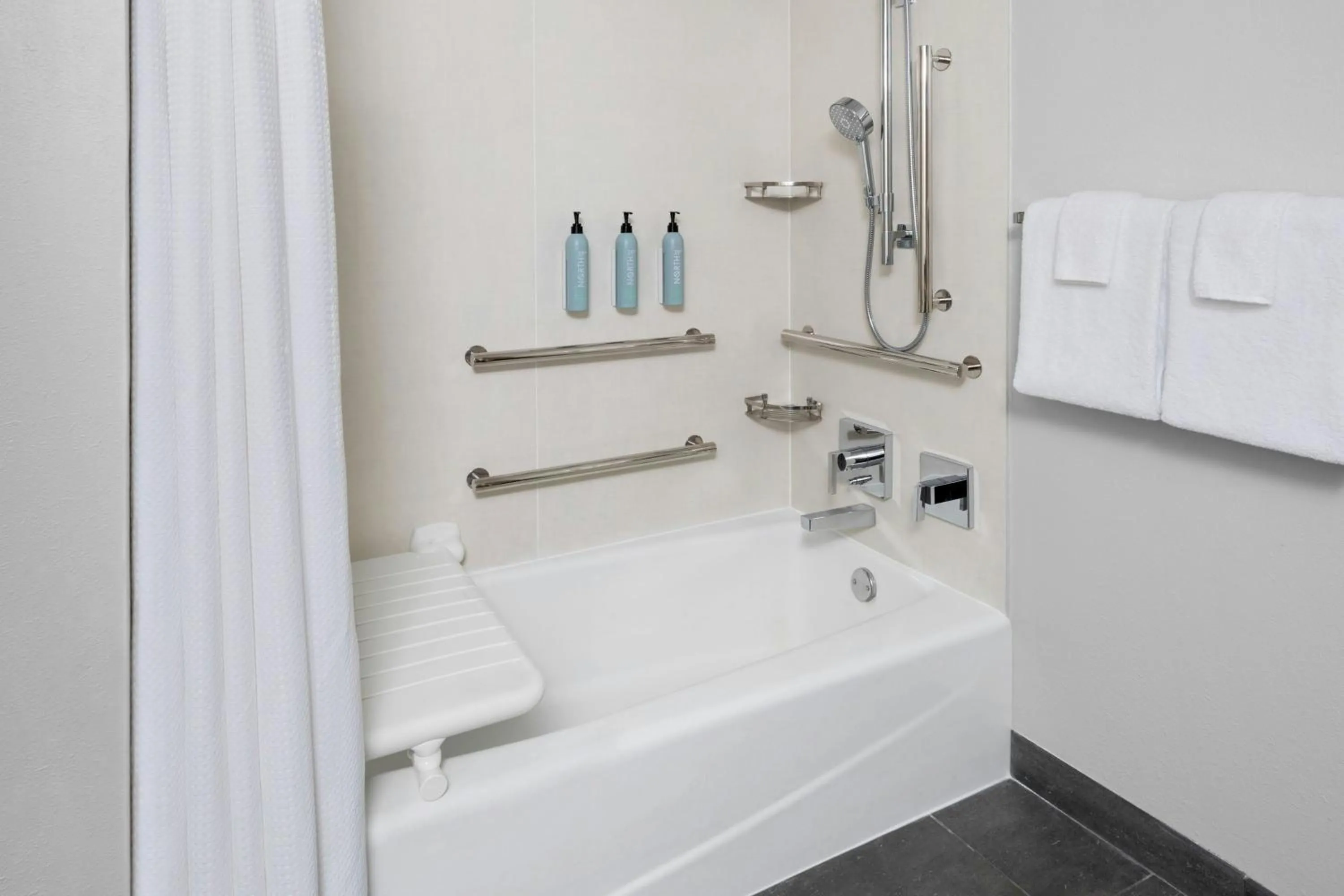 Bathroom in Courtyard by Marriott Columbus OSU