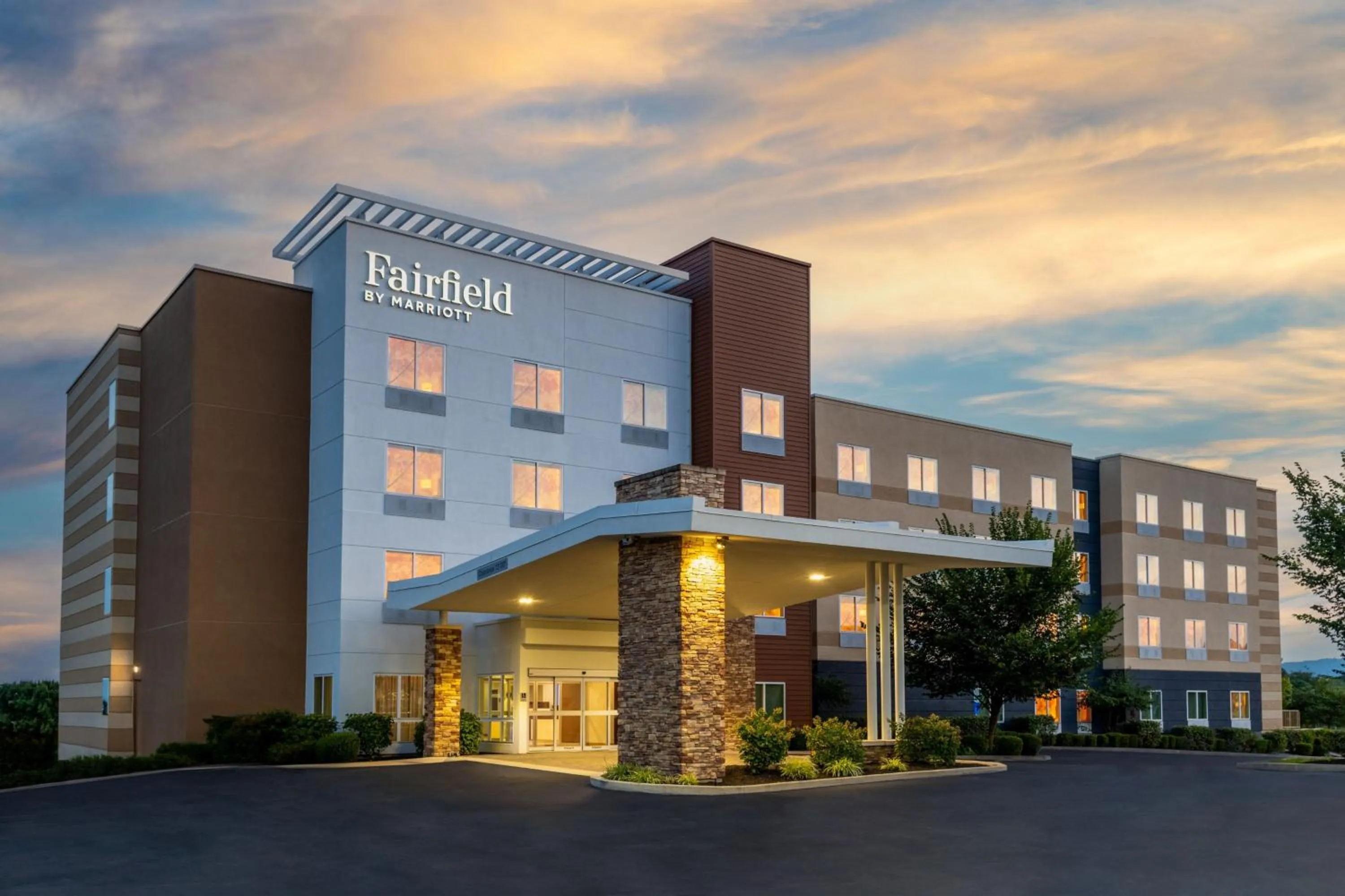Property building in Fairfield Inn & Suites by Marriott Martinsburg