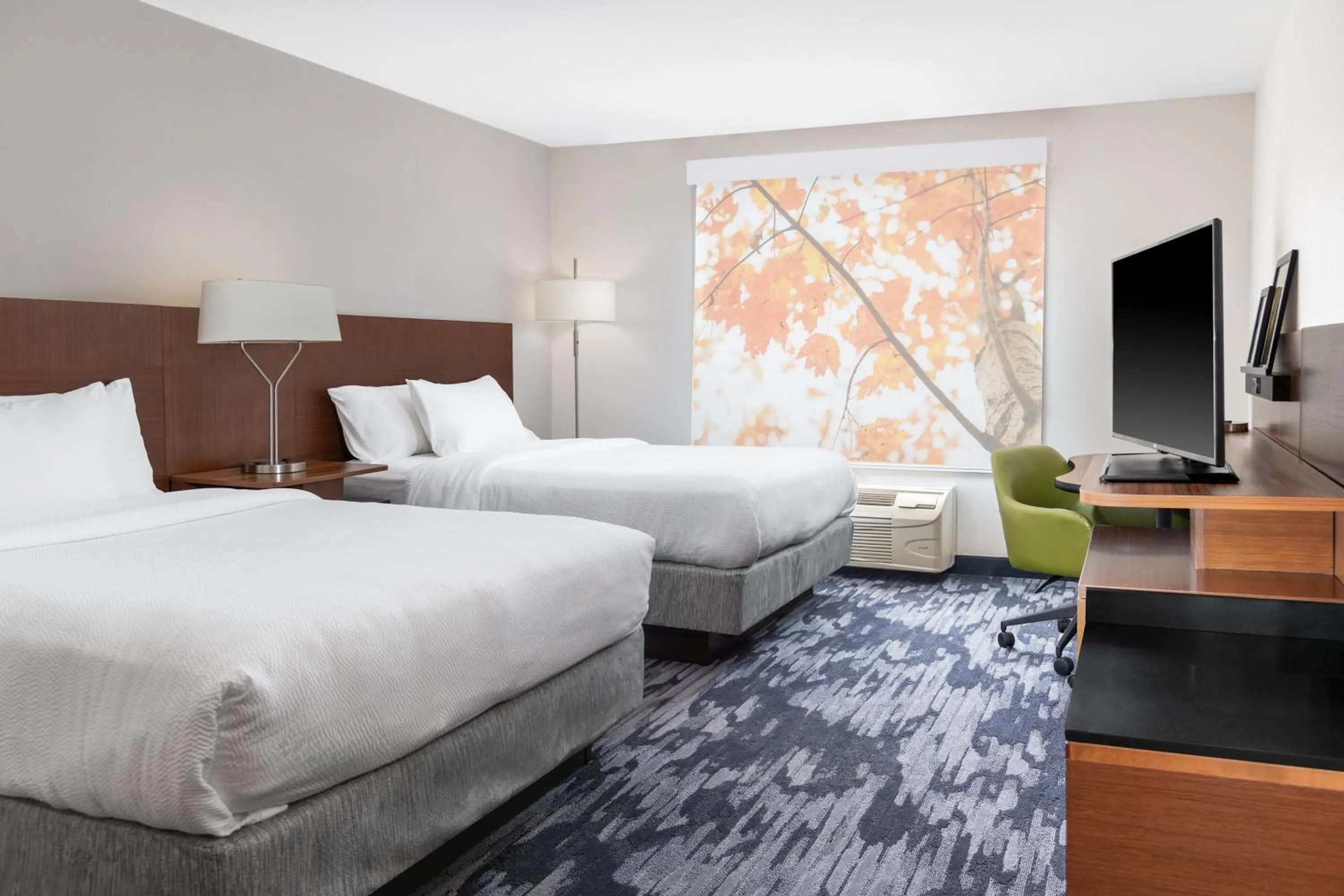 Photo of the whole room, Bed in Fairfield Inn & Suites by Marriott Martinsburg