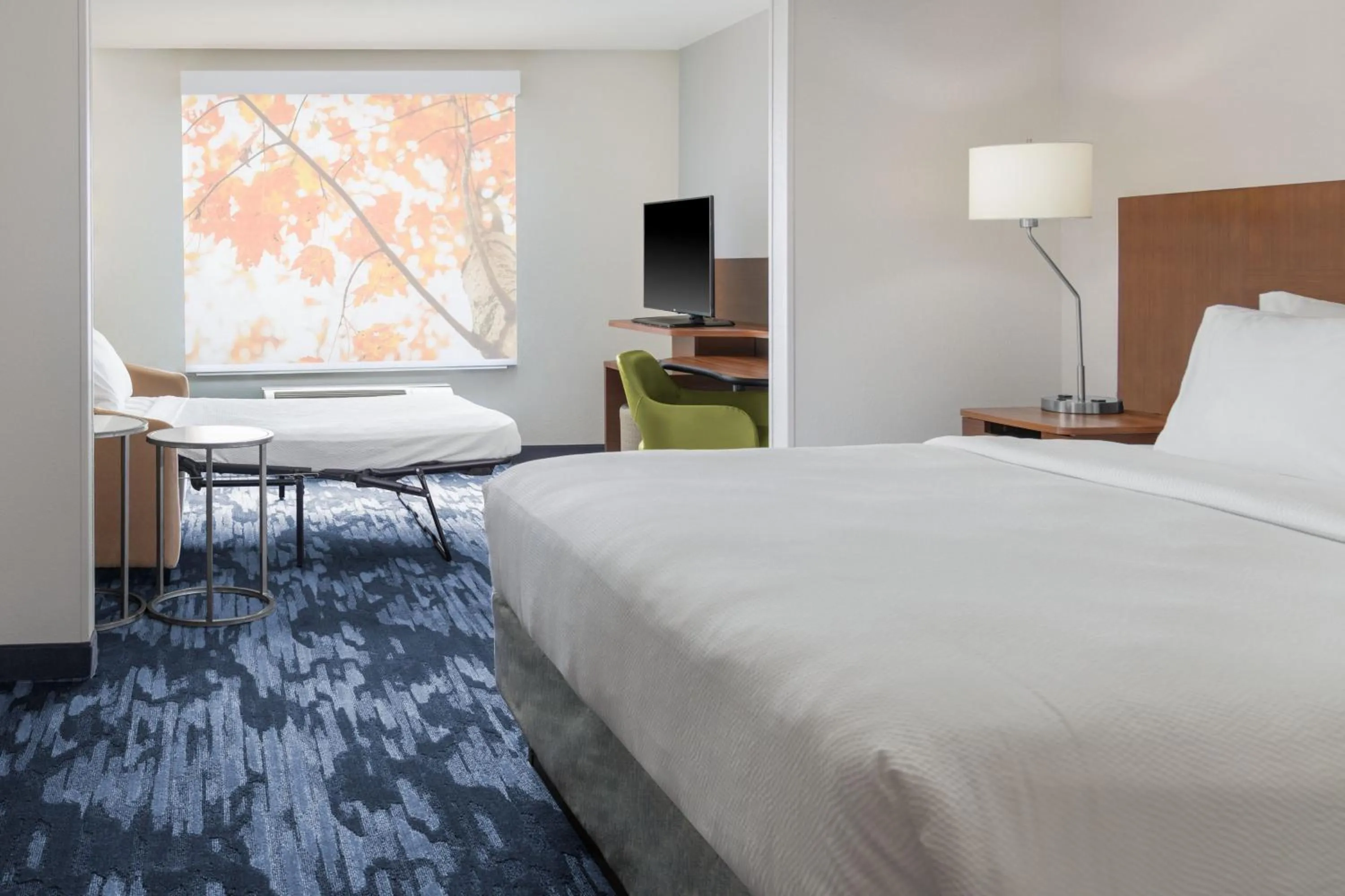 Bedroom, Bed in Fairfield Inn & Suites by Marriott Martinsburg