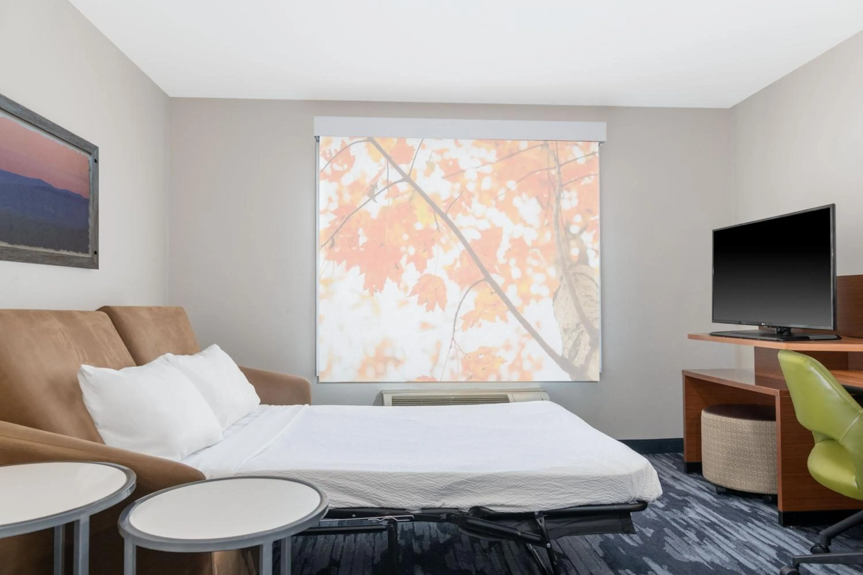 Bedroom, Bed in Fairfield Inn & Suites by Marriott Martinsburg