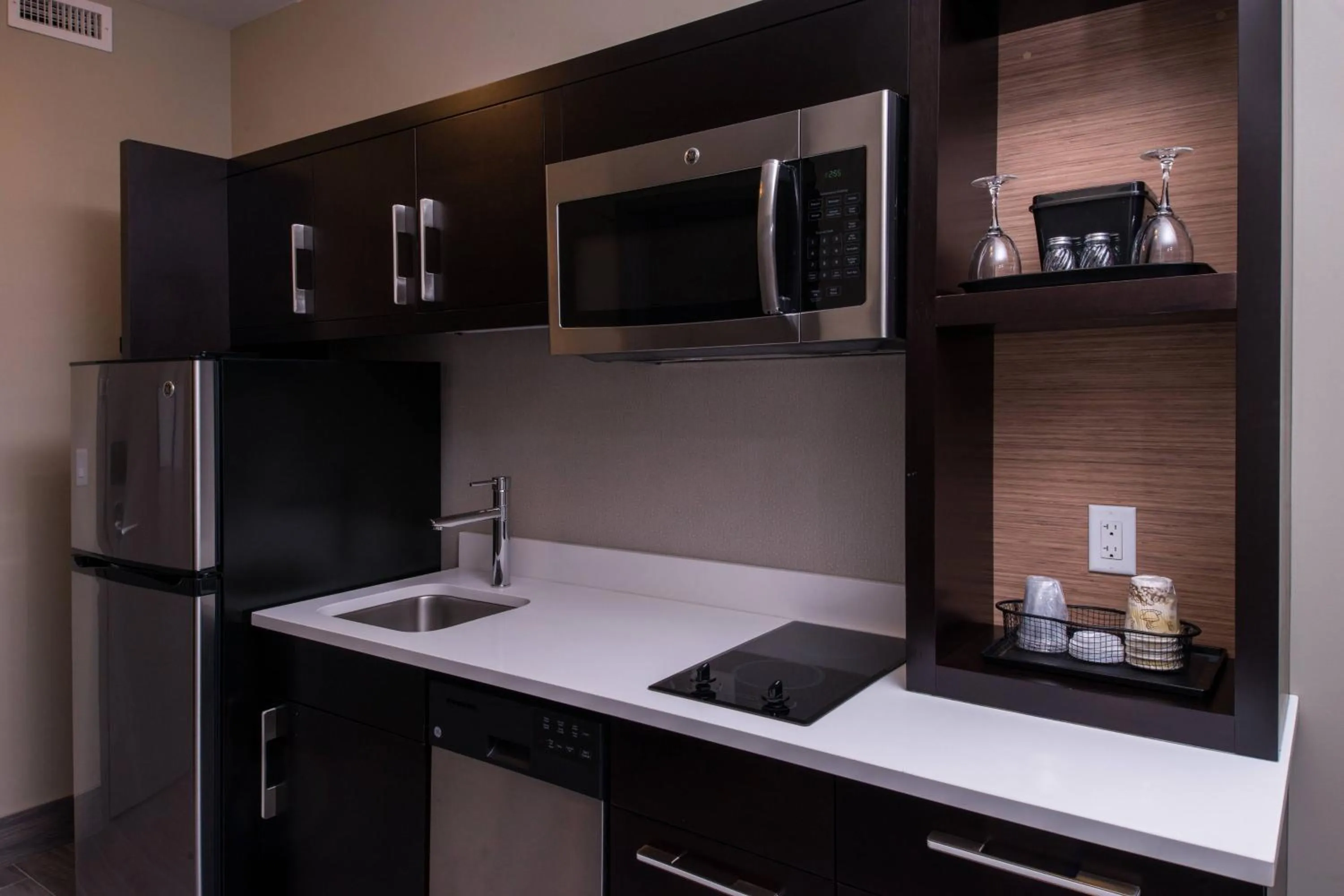 Kitchen or kitchenette in TownePlace Suites by Marriott Saskatoon