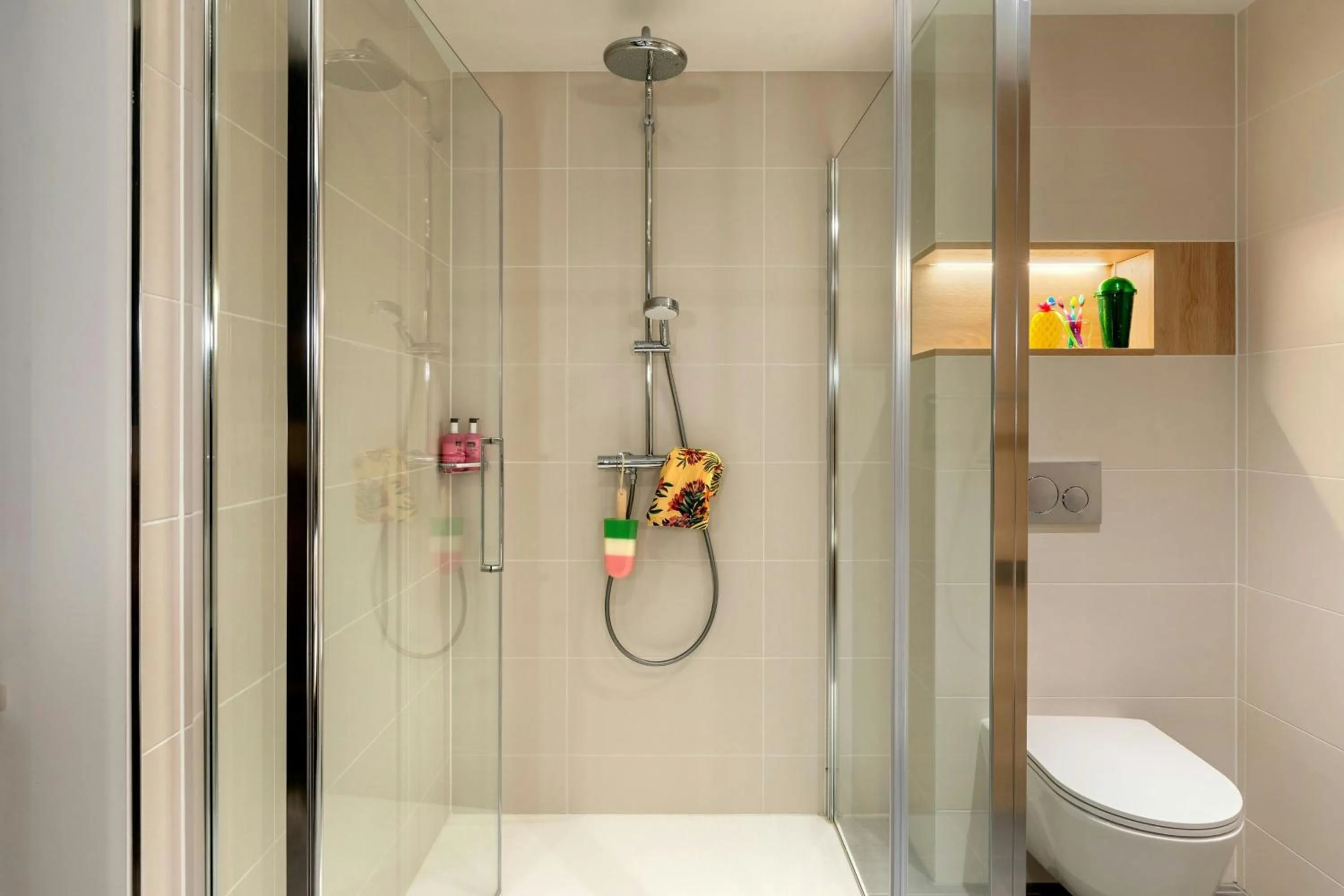 Bathroom in Moxy Berlin Ostbahnhof