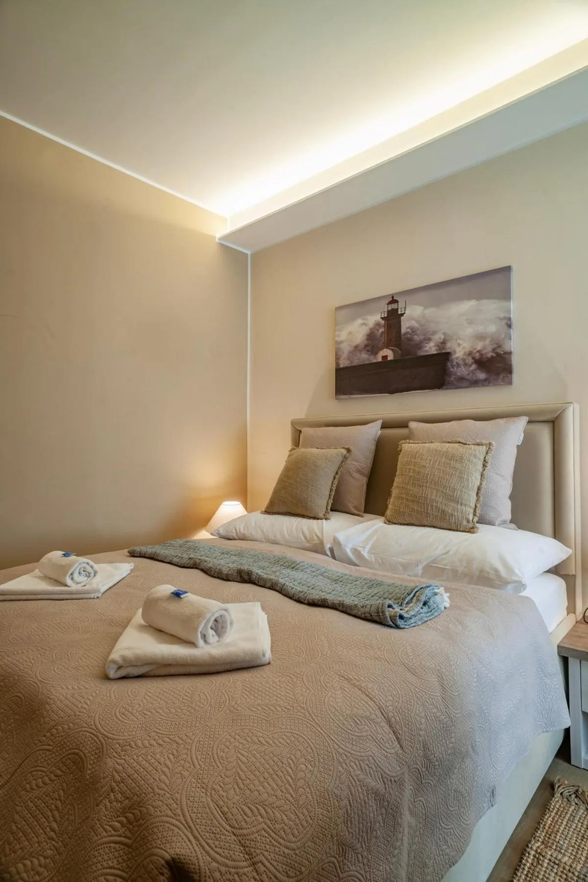 Bed in STING Boutique Apartments