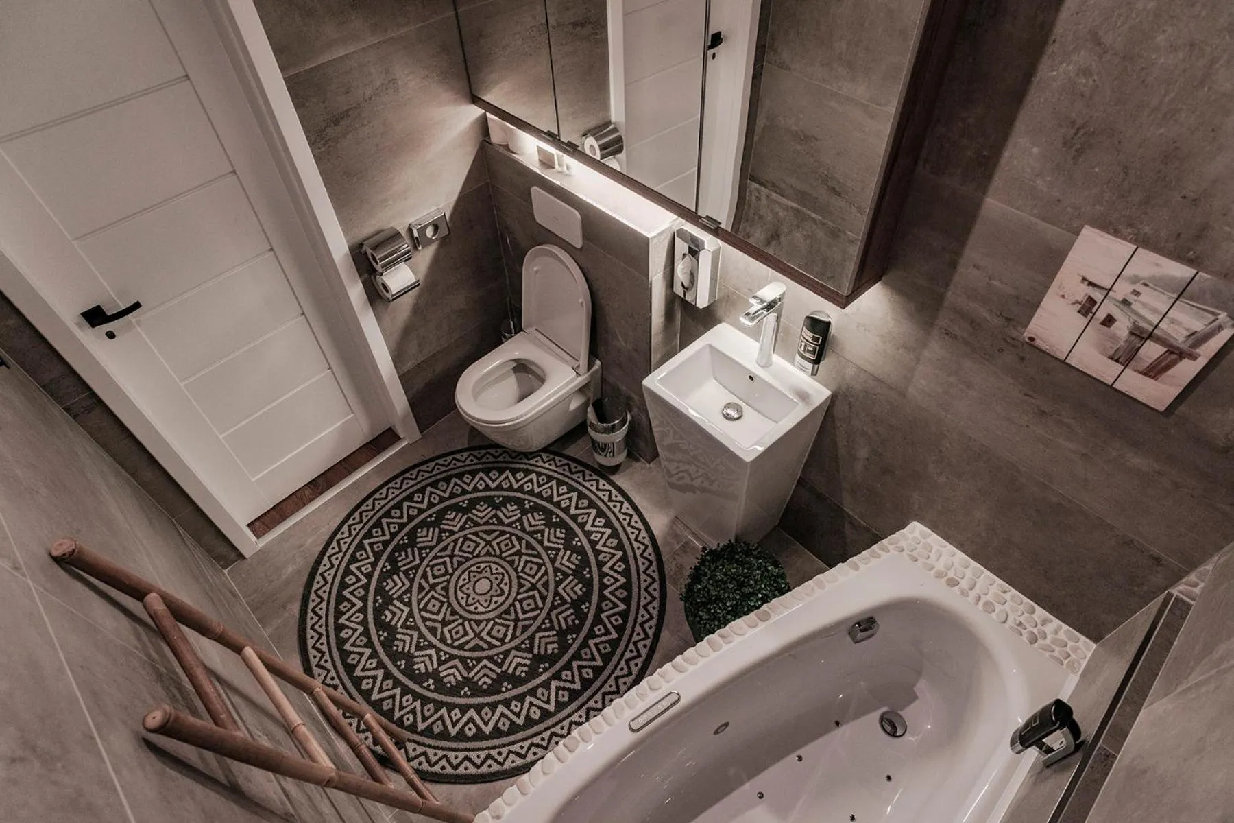 STING Boutique Apartments