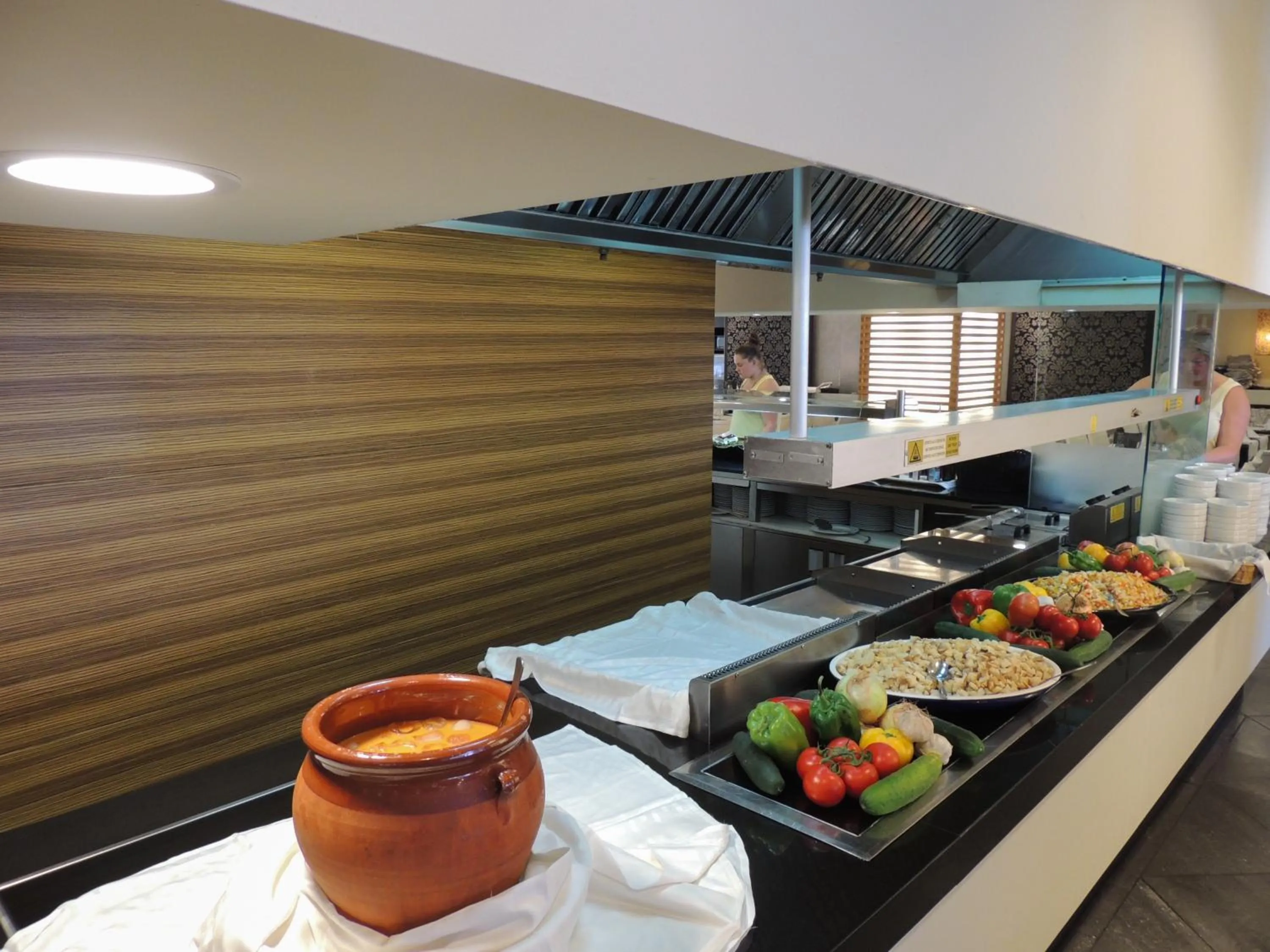 Restaurant/places to eat in Apartamentos Turísticos Augustus