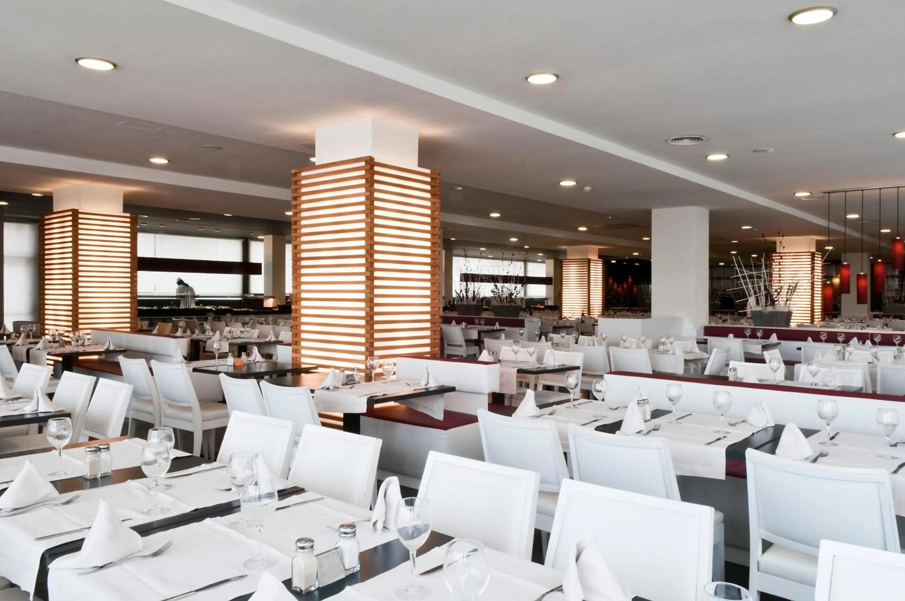 Restaurant/places to eat in Apartamentos Turísticos Augustus