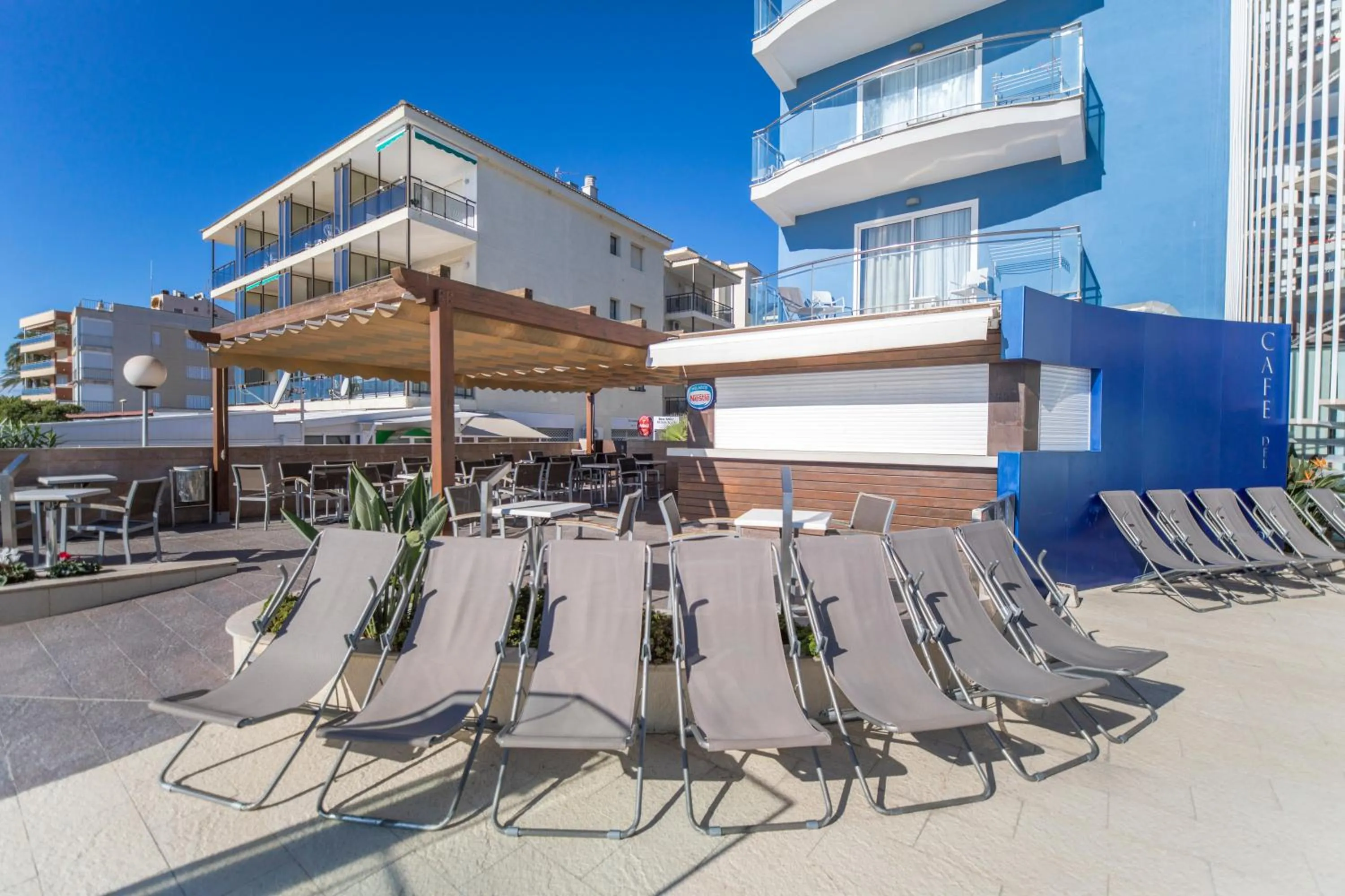 Swimming pool in Apartamentos Turísticos Augustus