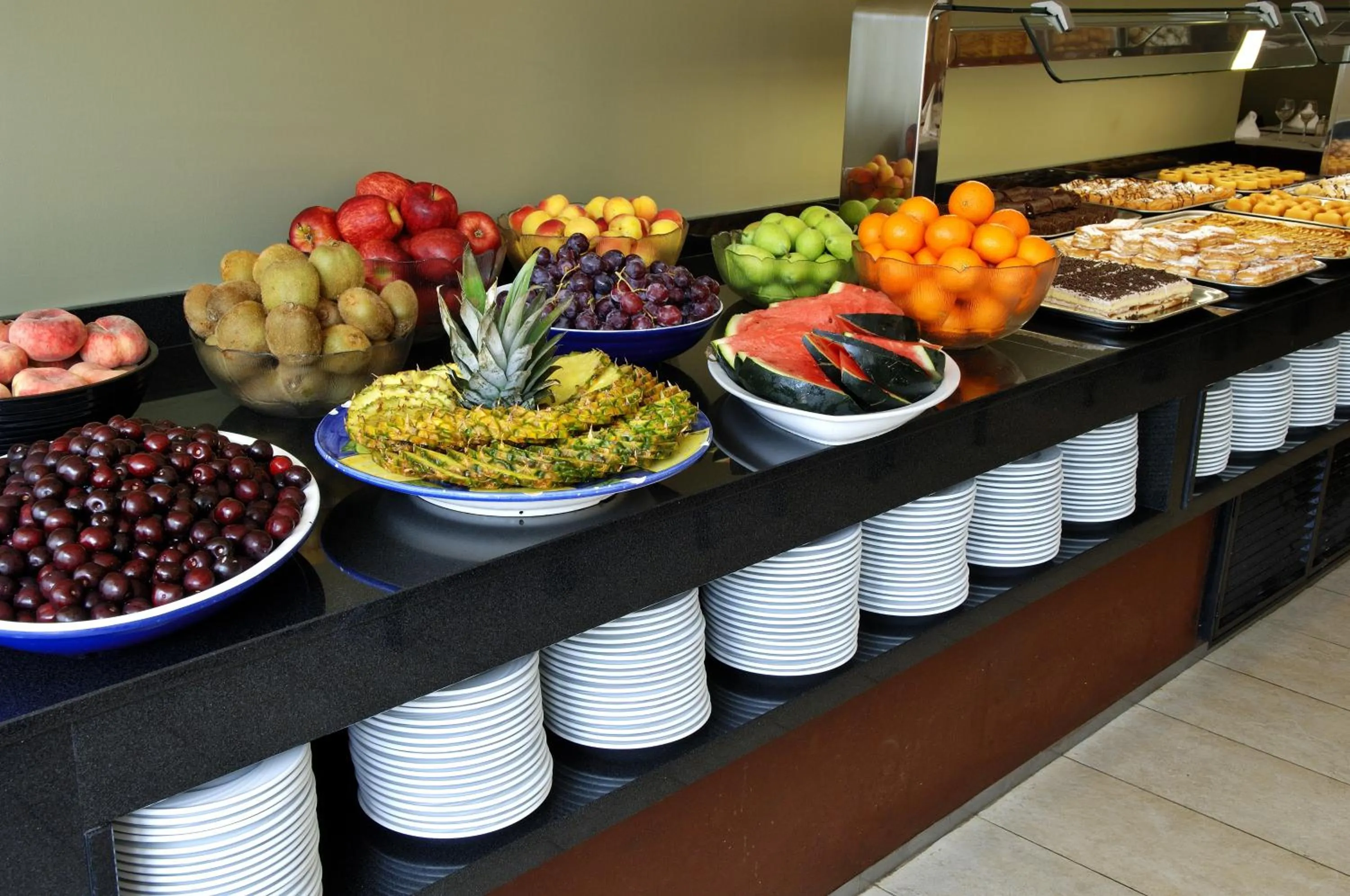 Restaurant/places to eat in Apartamentos Turísticos Augustus