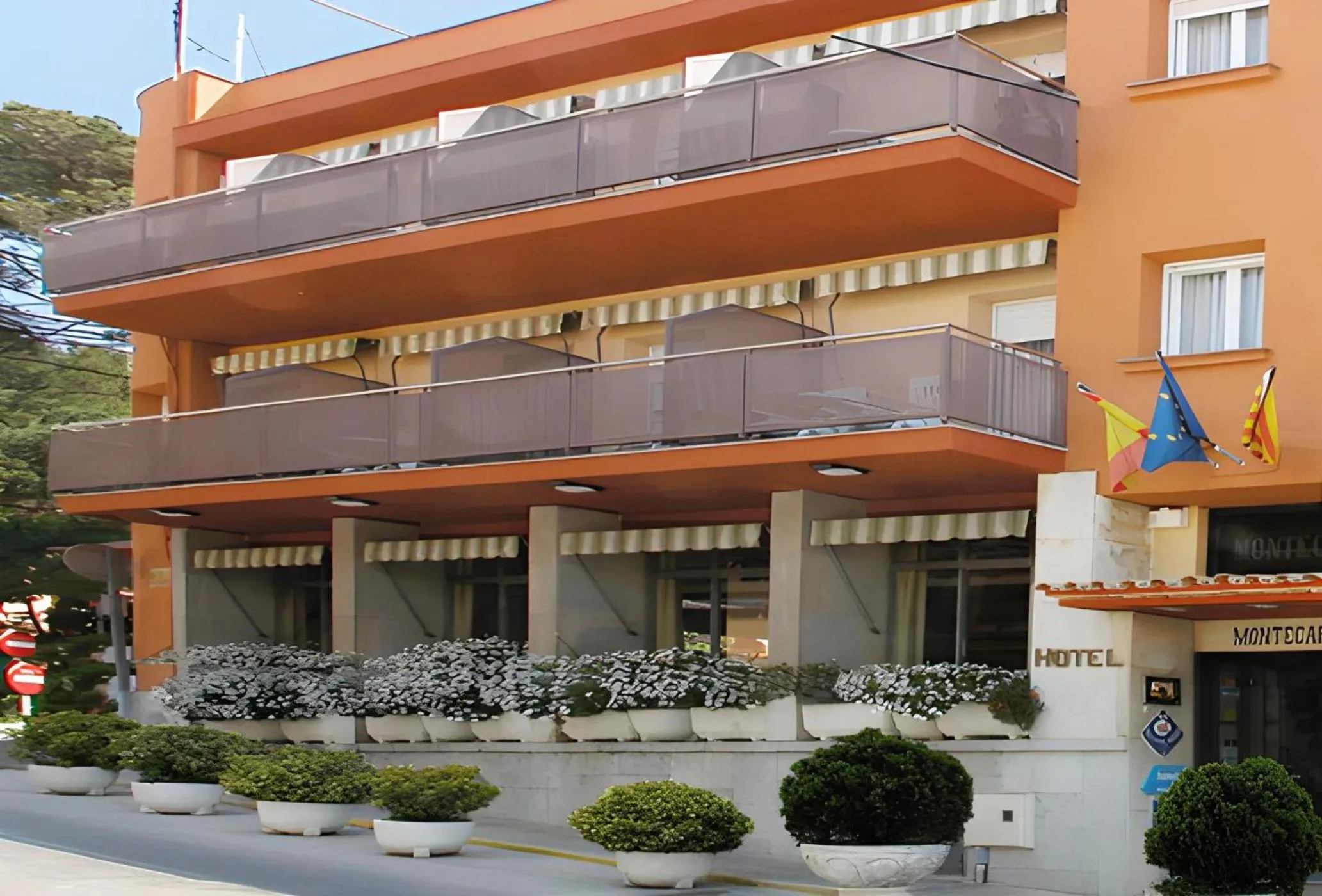 Property building in Hotel Medium Montecarlo