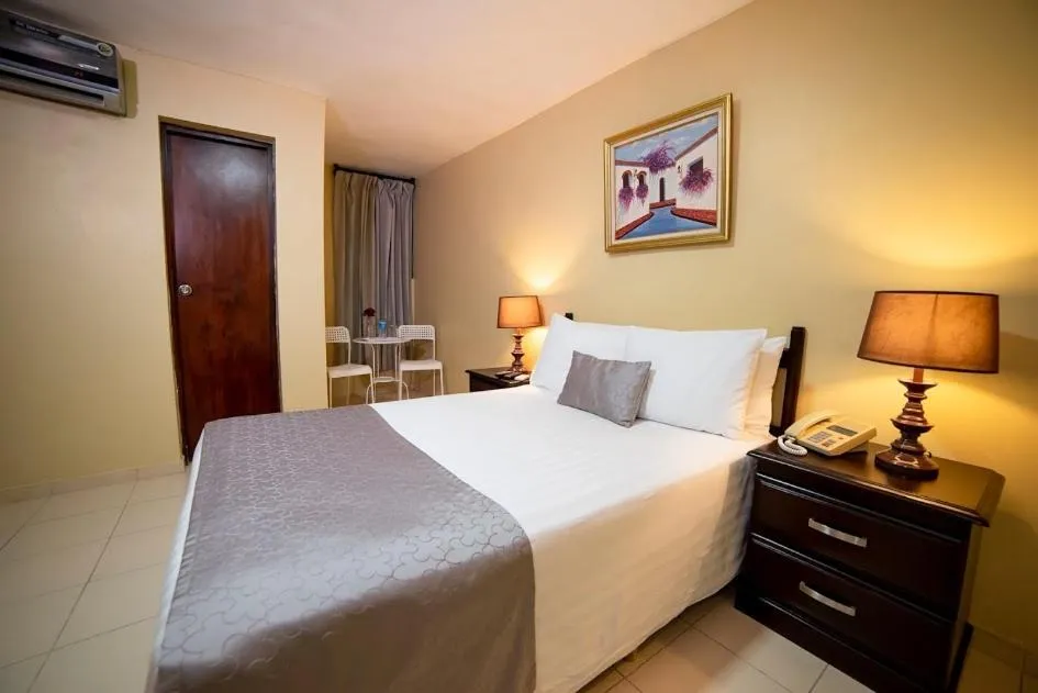 Bed in Hotel Real Bella Vista