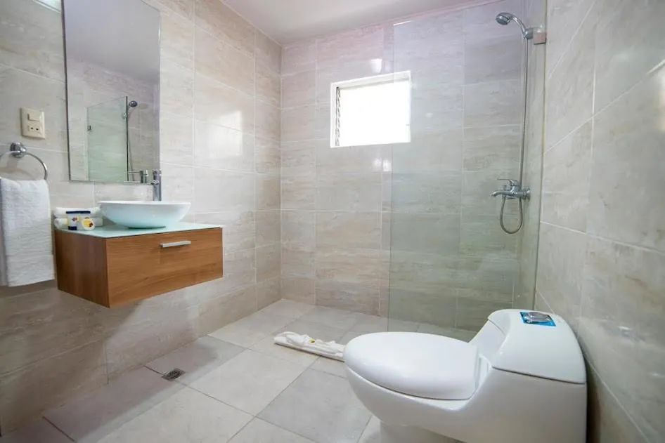 Shower in Hotel Real Bella Vista