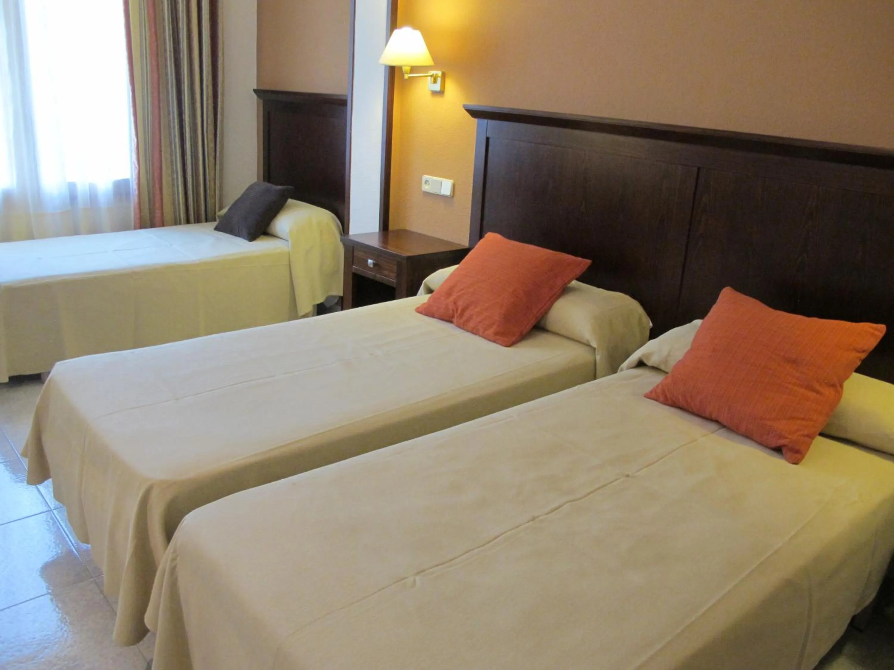 Bedroom, Bed in Hotel Turmo