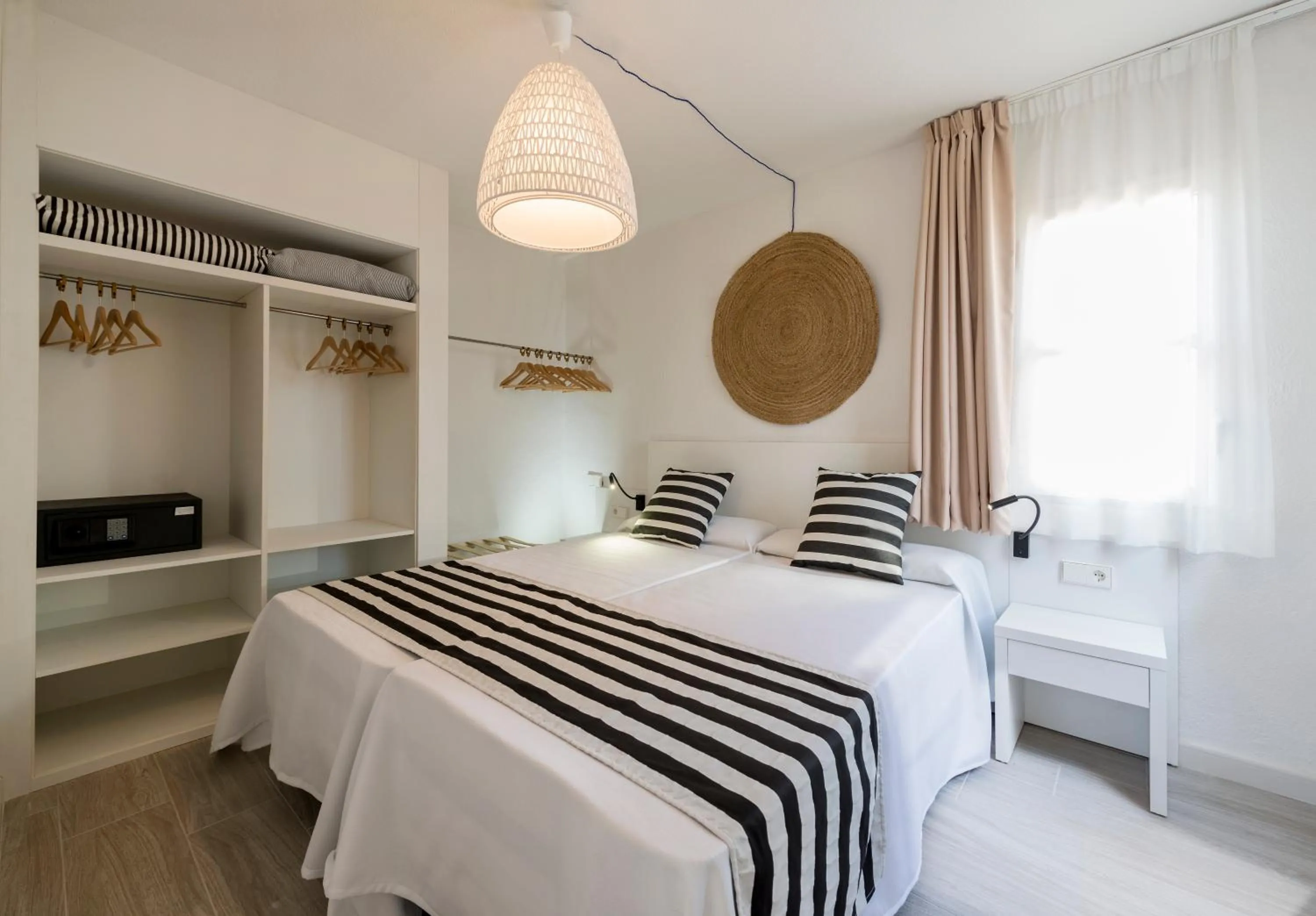 Photo of the whole room, Bed in FERGUS Club Europa