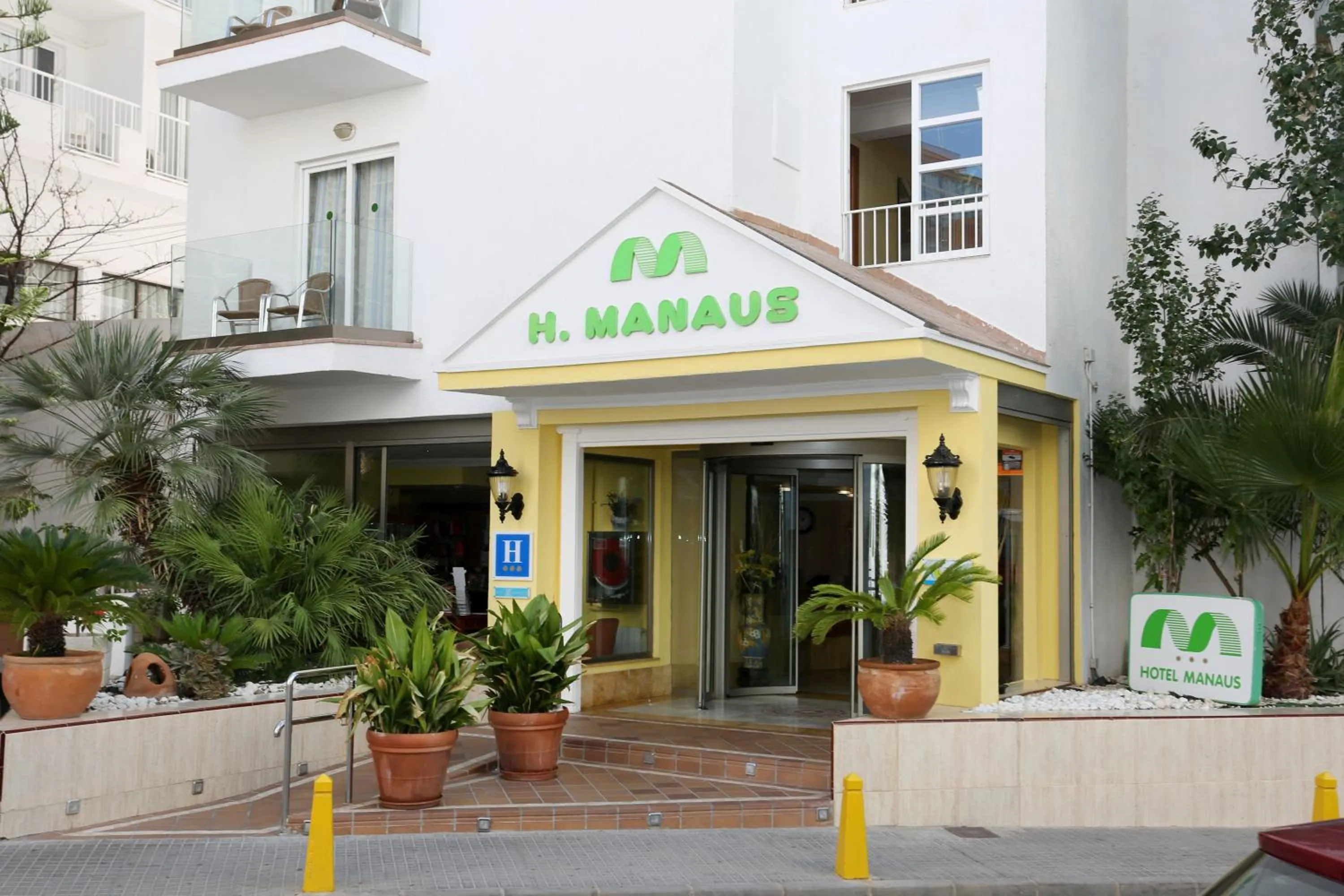 Facade/entrance in Hotel Manaus
