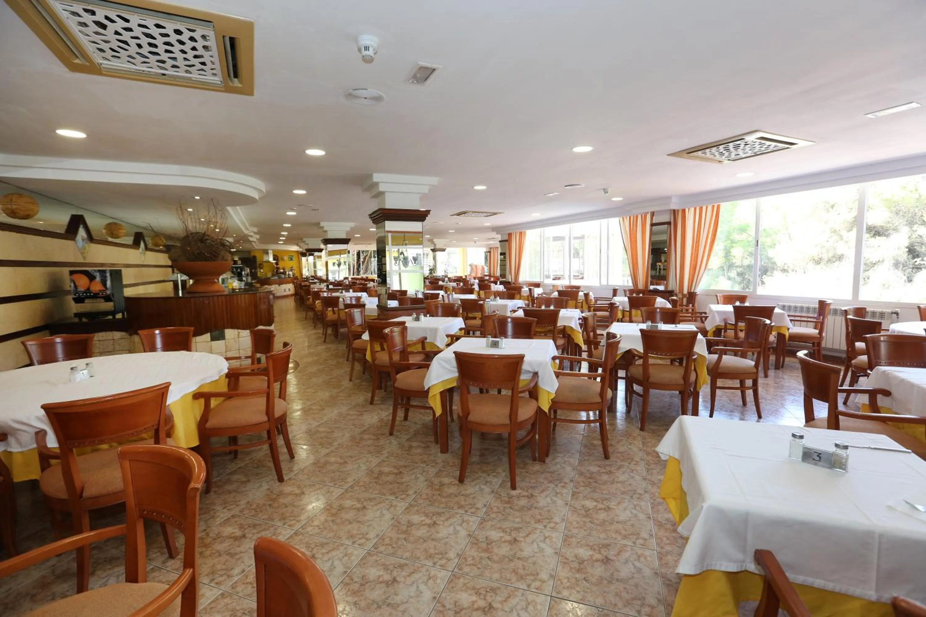 Restaurant/places to eat in Hotel Manaus