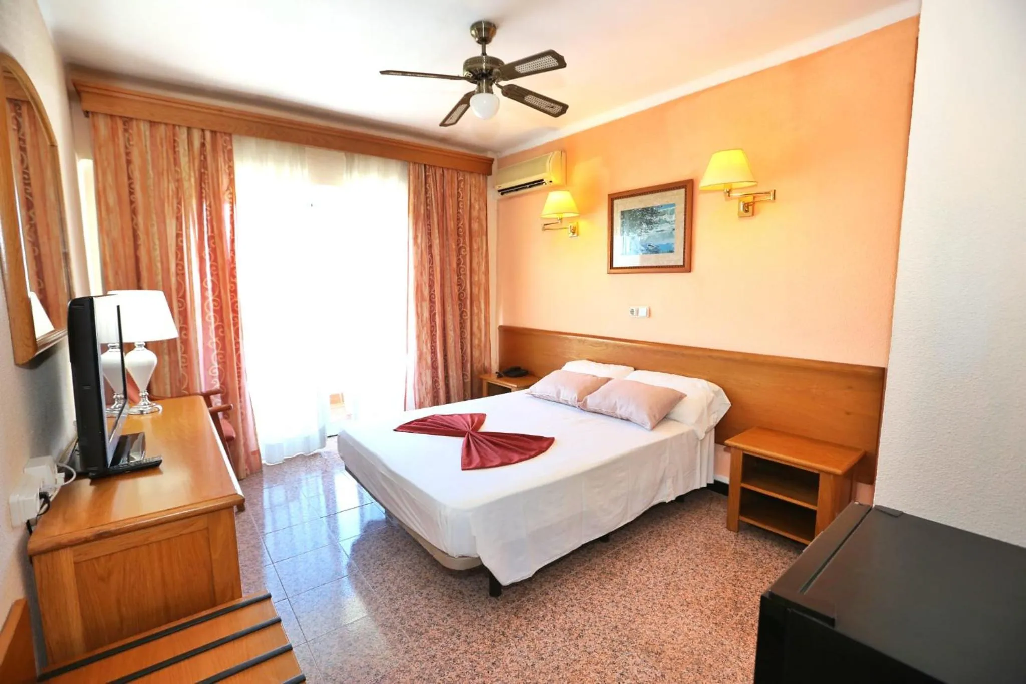 Photo of the whole room, Bed in Hotel Manaus