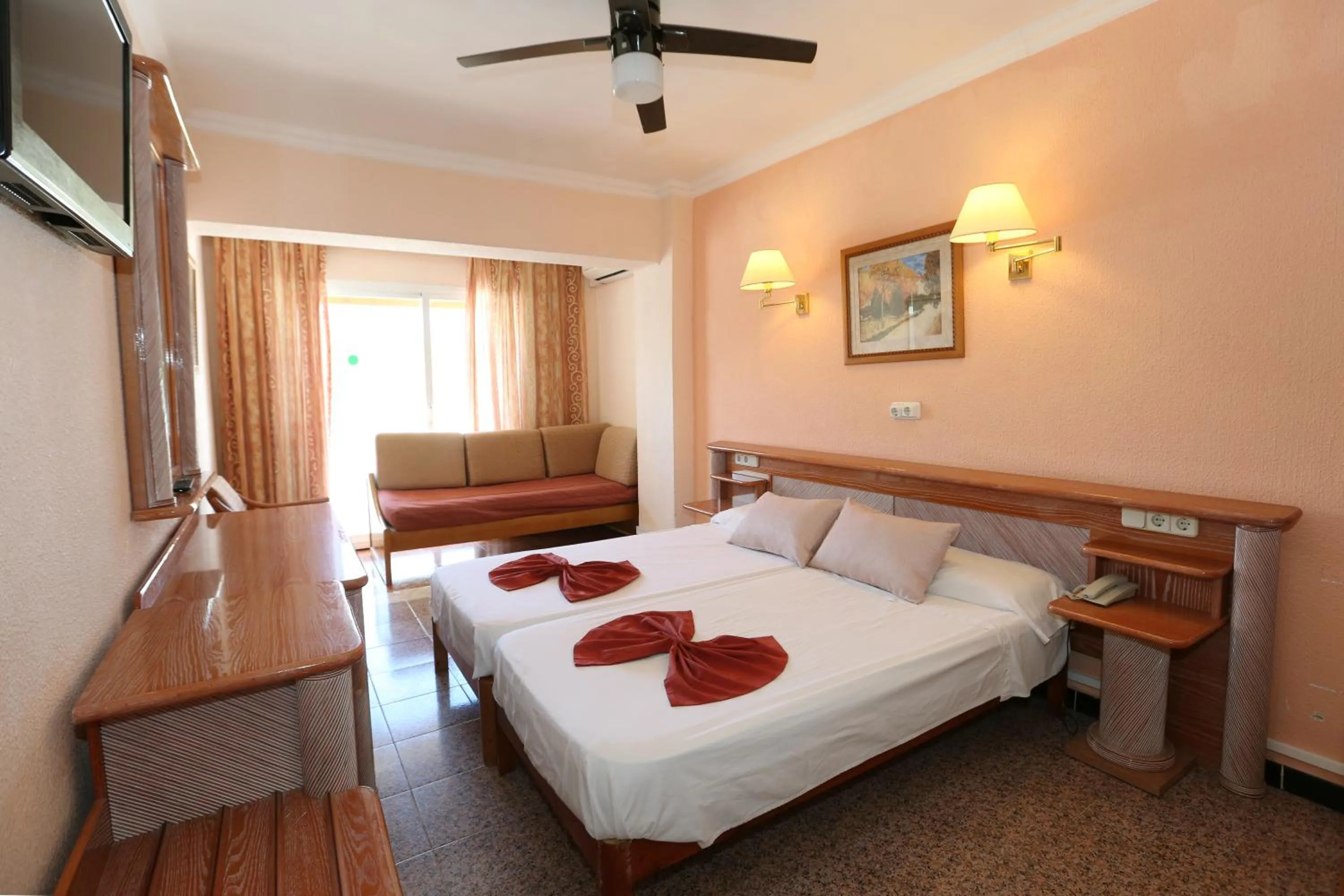 Photo of the whole room, Bed in Hotel Manaus