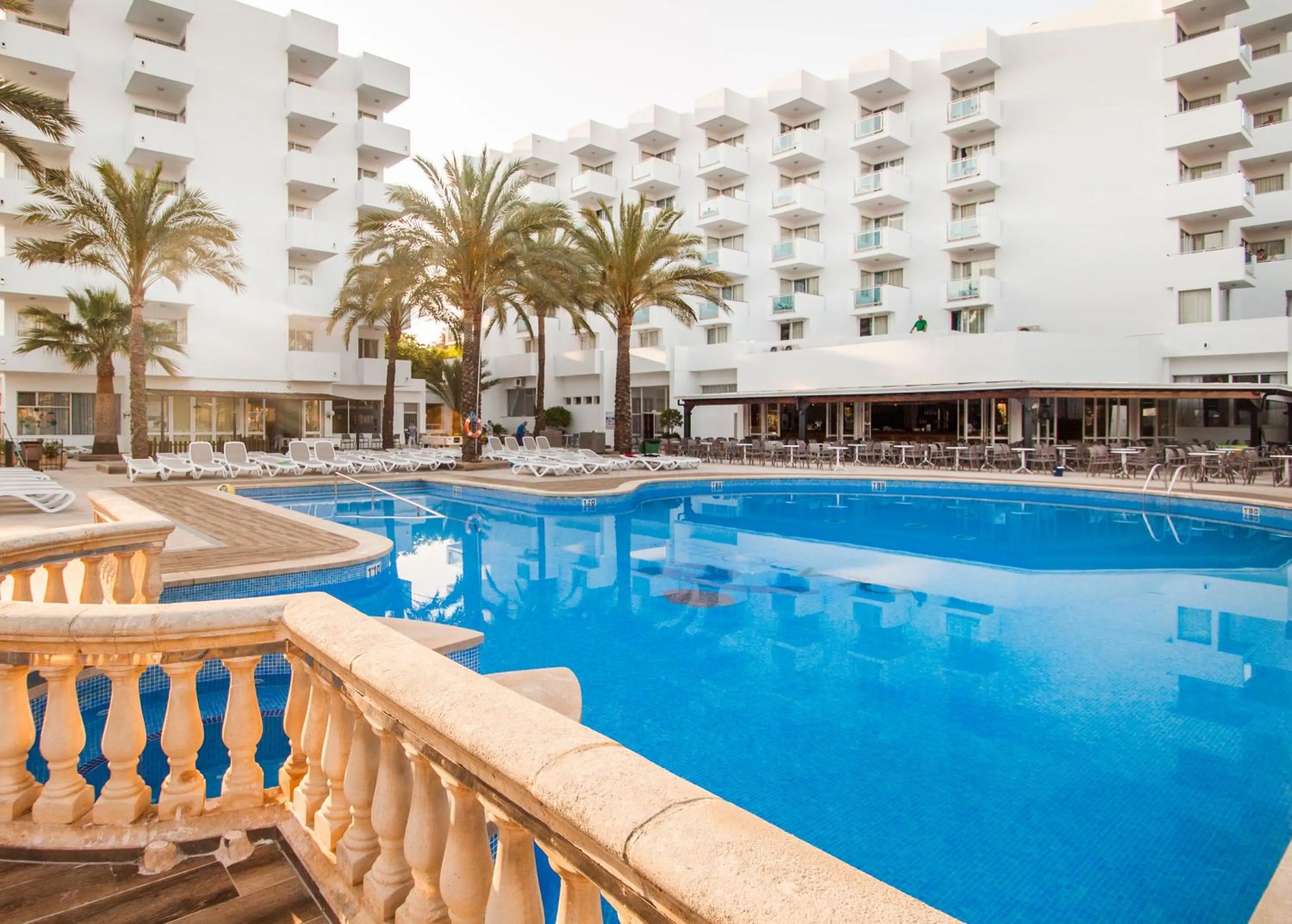 Property building in Globales Maioris