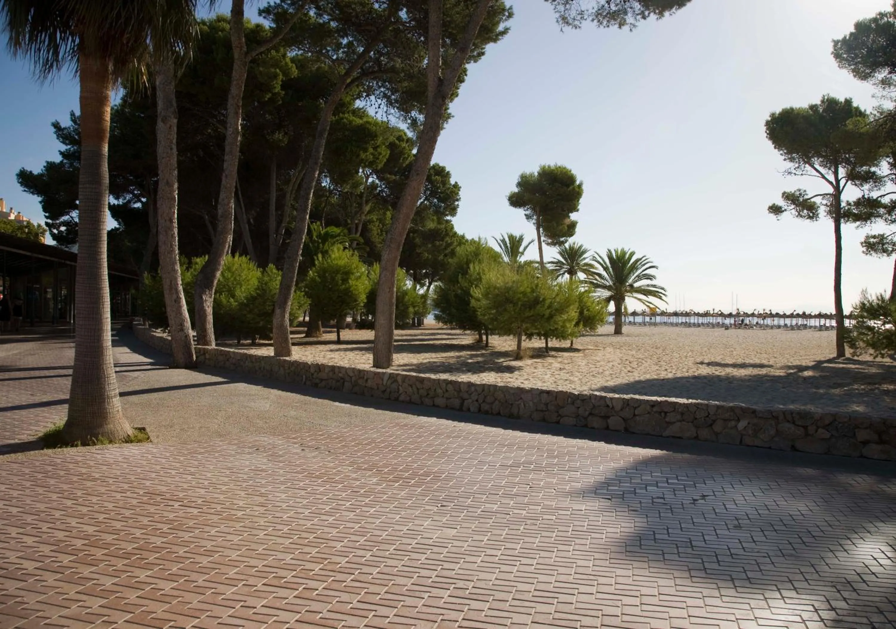 Nearby landmark in Globales Panamá - Adults Only