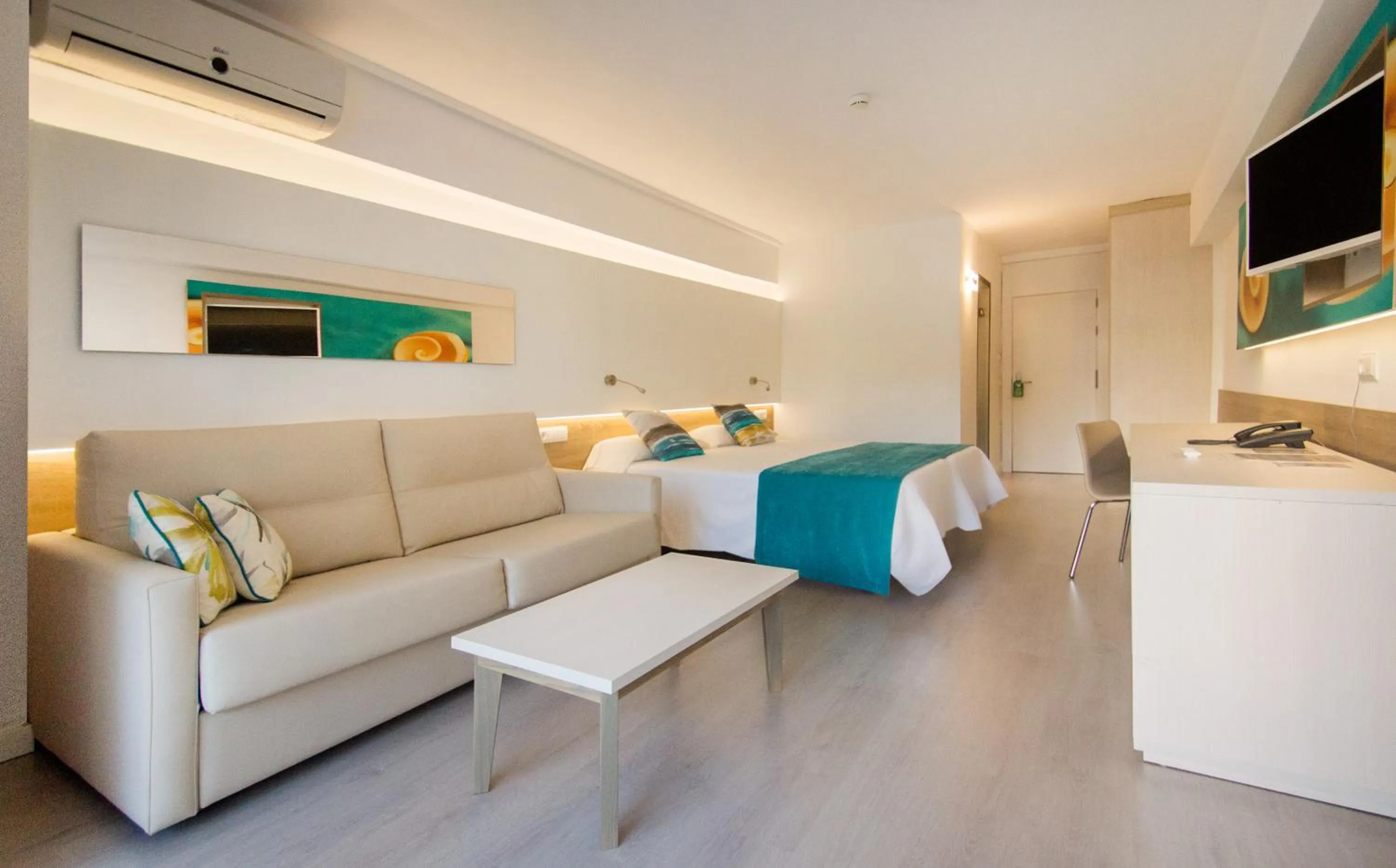 Bedroom in Globales Panamá - Adults Only