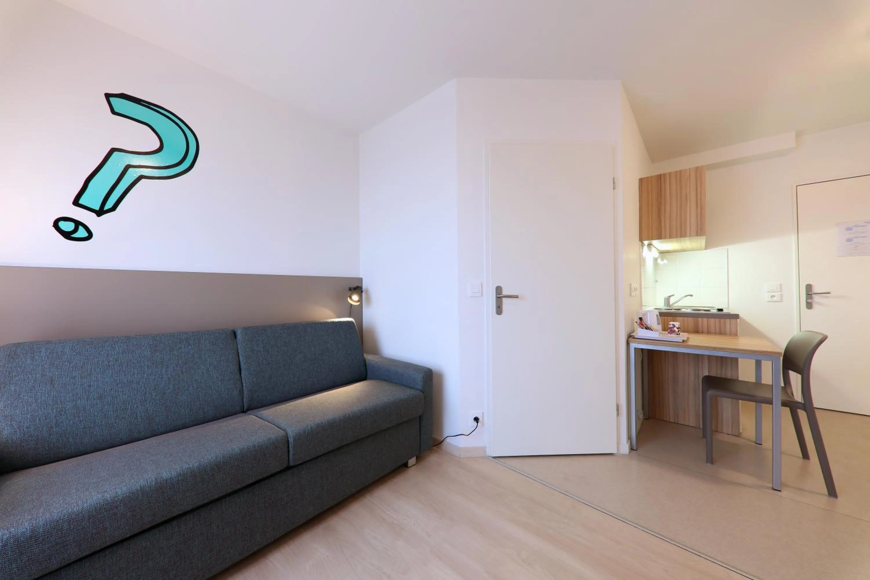 Photo of the whole room in Apparteo Bordeaux