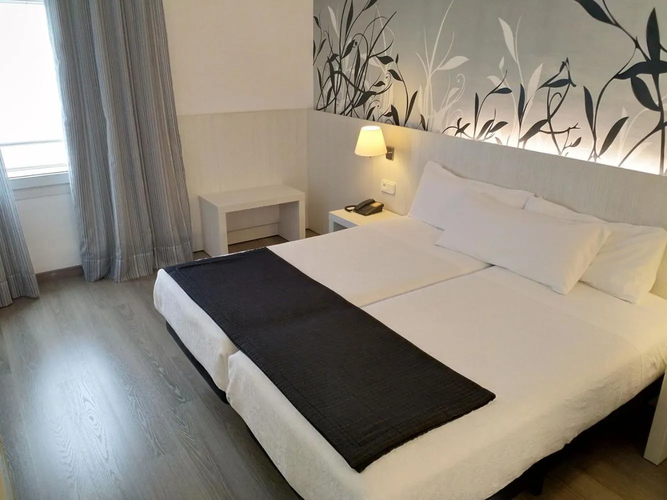 Bed in Hotel Mediterrani
