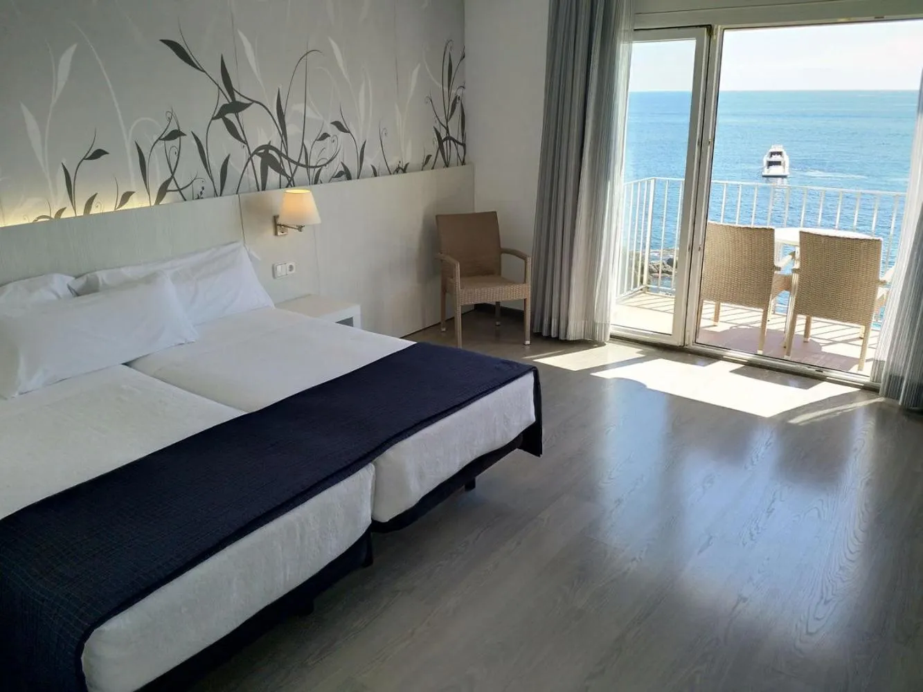 Bed in Hotel Mediterrani