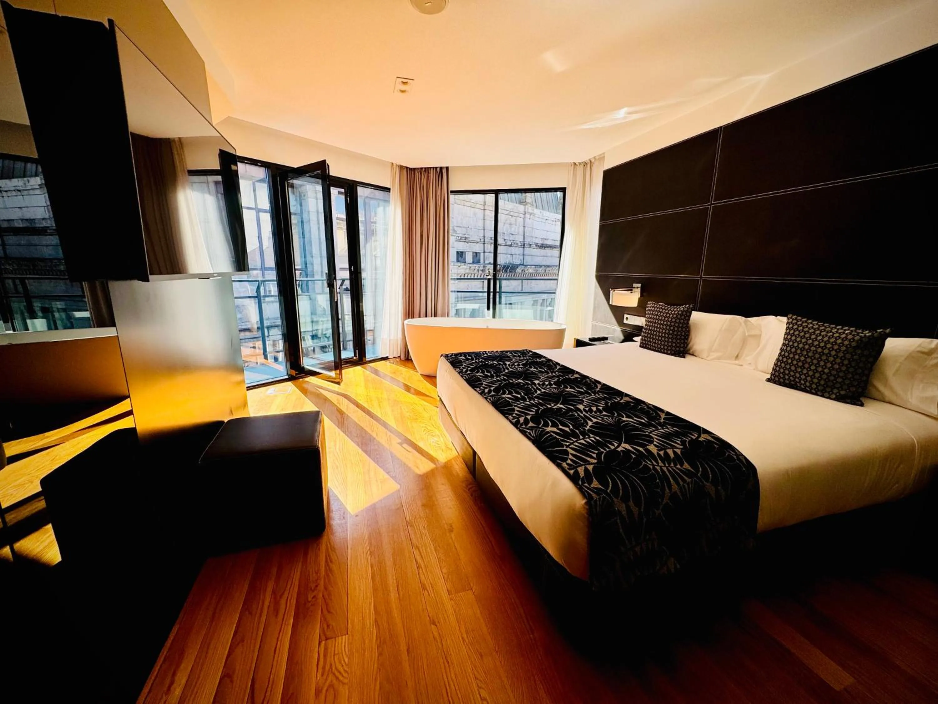 Bed in Hotel Inffinit