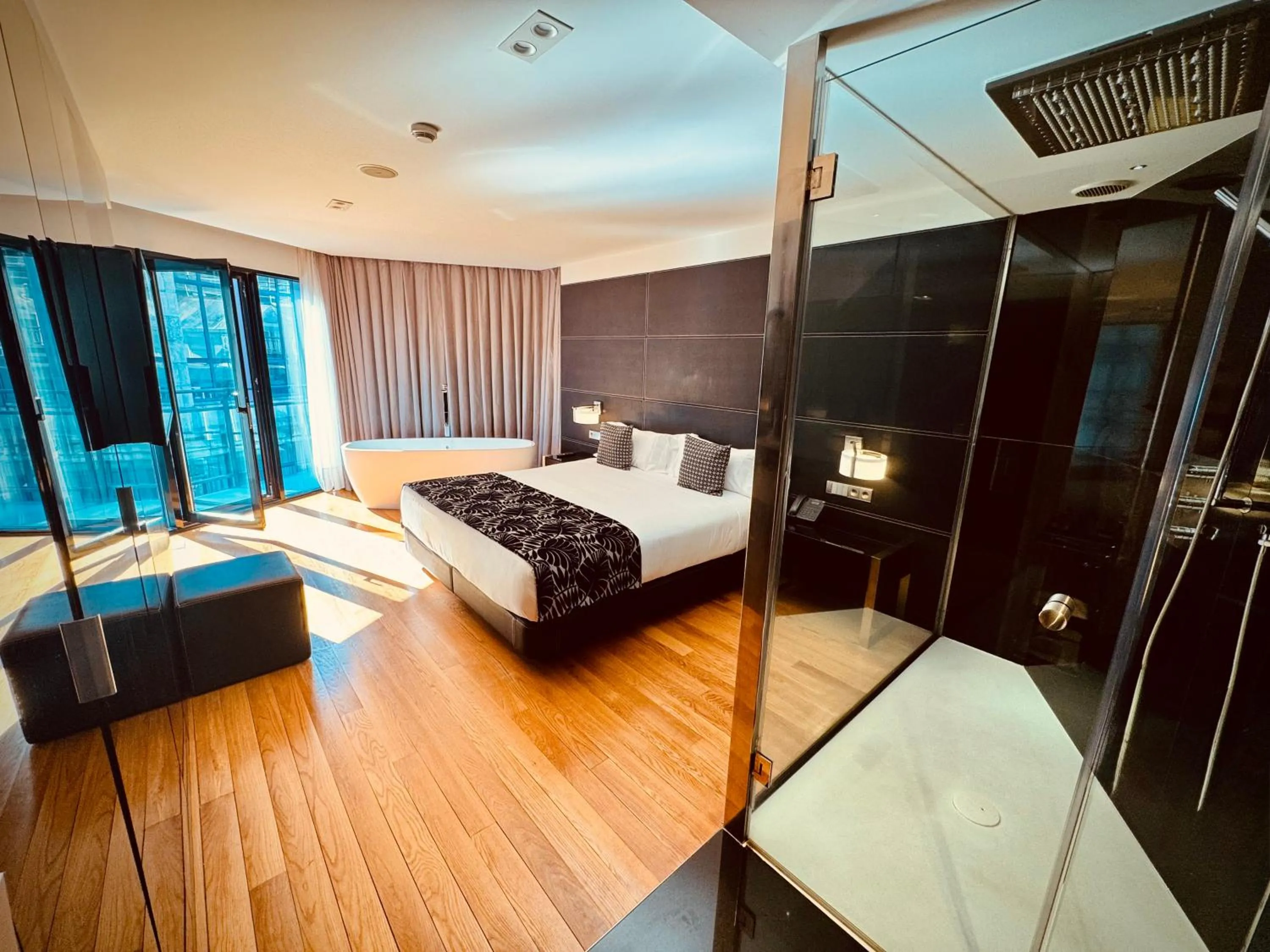 Bed in Hotel Inffinit