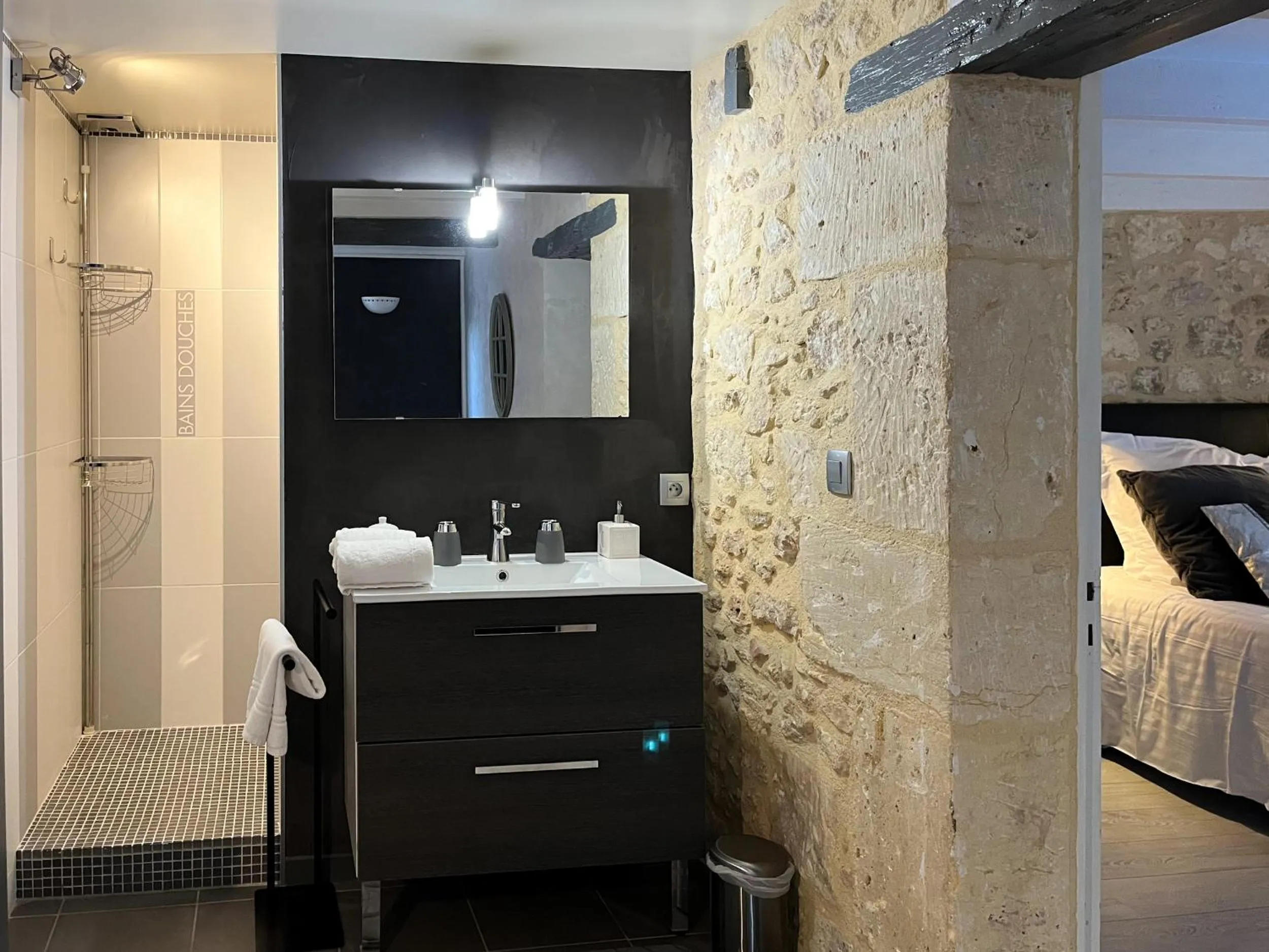 Bathroom, Bed in Le Moulin du Porteil