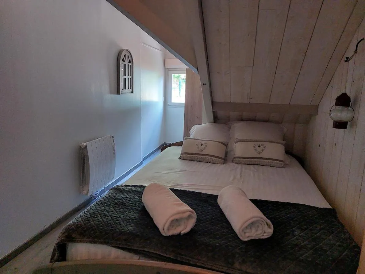 Bedroom, Bed in Le Moulin du Porteil