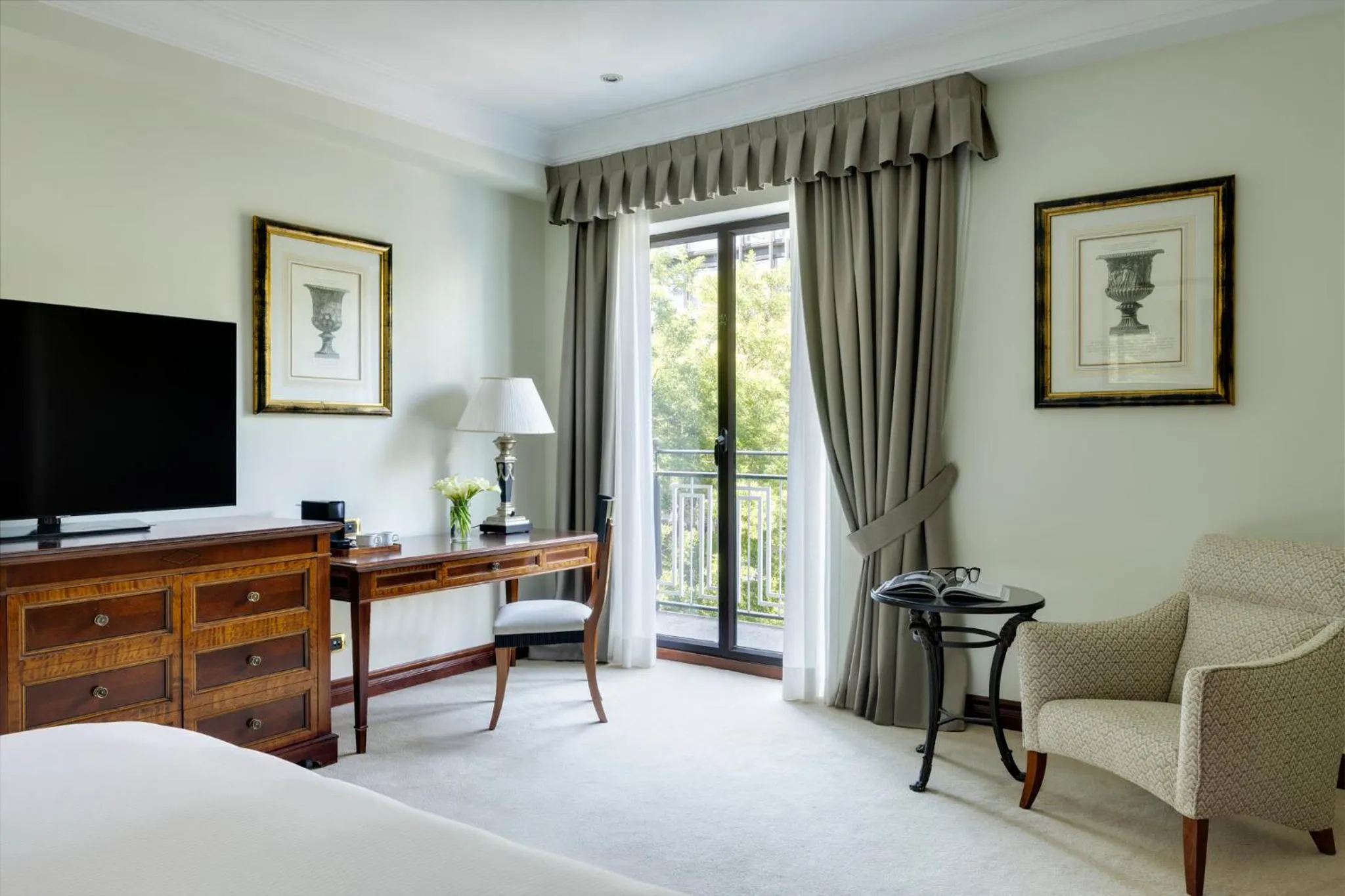 Photo of the whole room, Bed in InterContinental Madrid by IHG