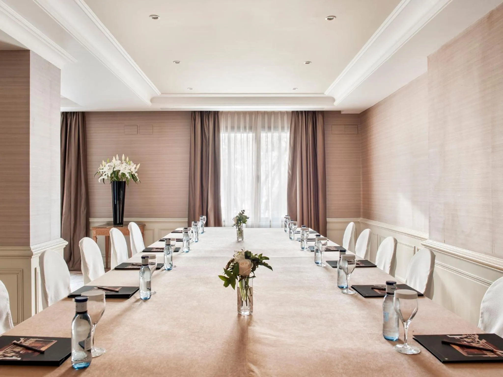 Meeting/conference room in InterContinental Madrid by IHG