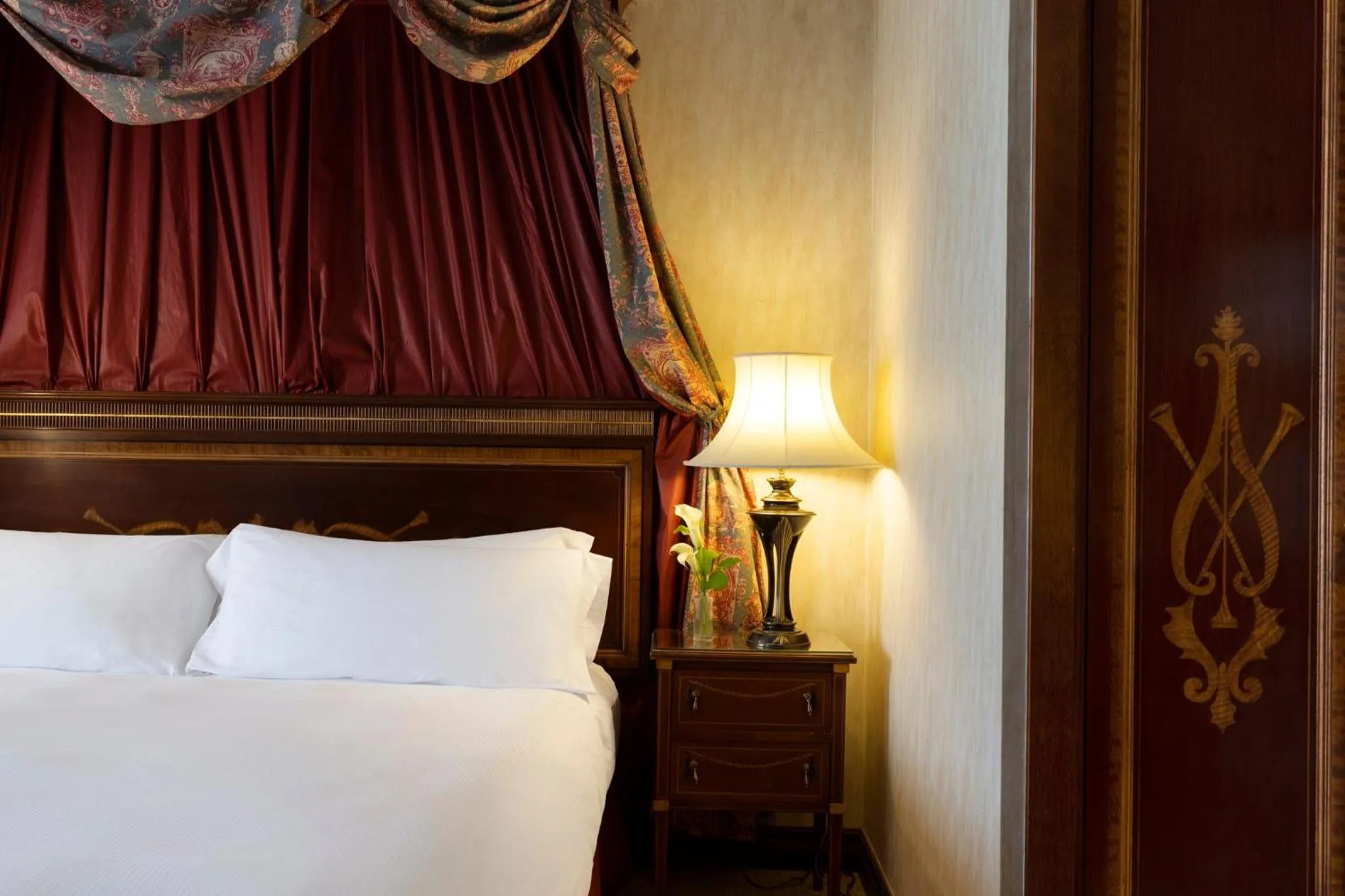 Bedroom, Bed in InterContinental Madrid by IHG