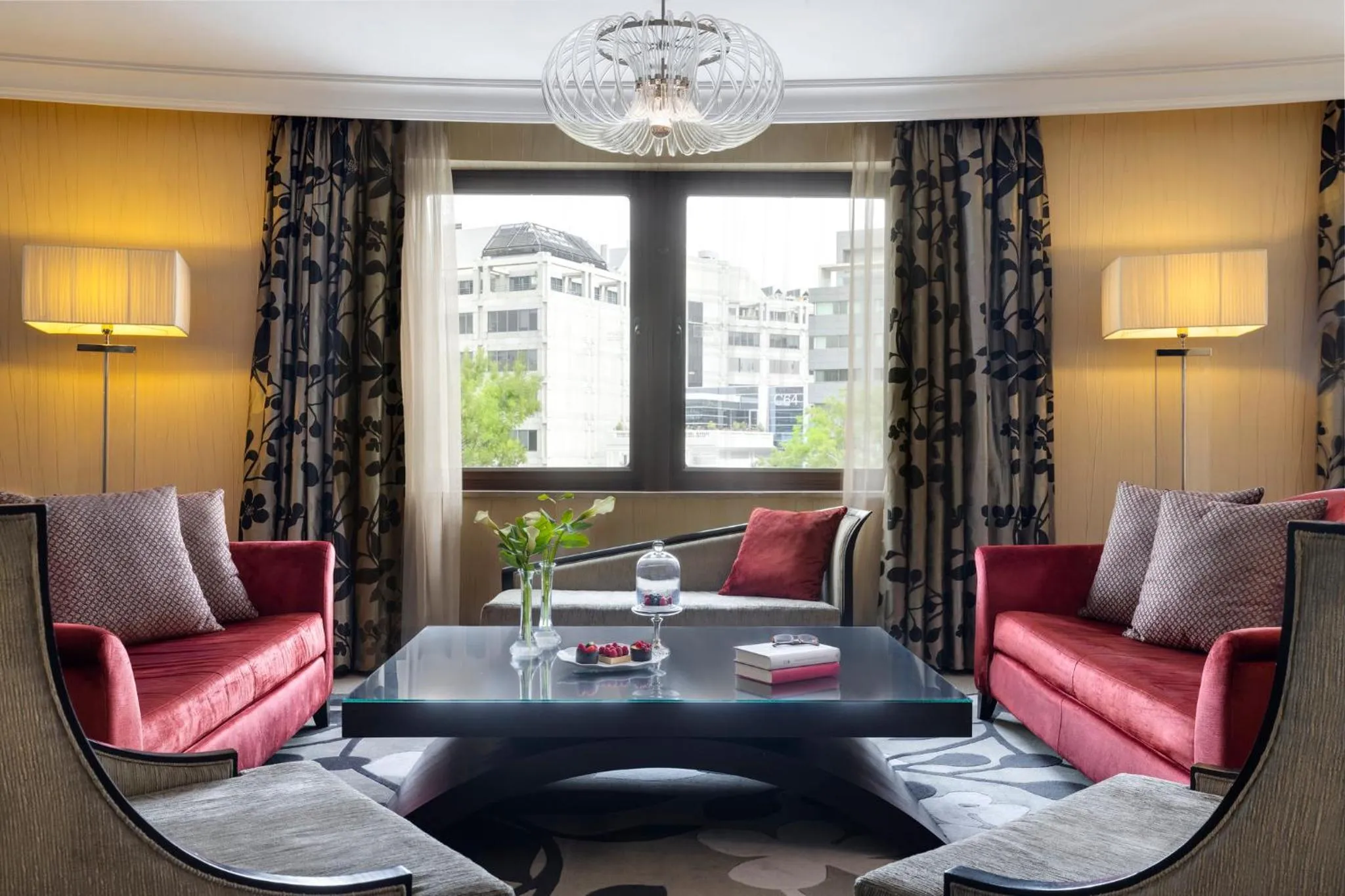 Photo of the whole room in InterContinental Madrid by IHG