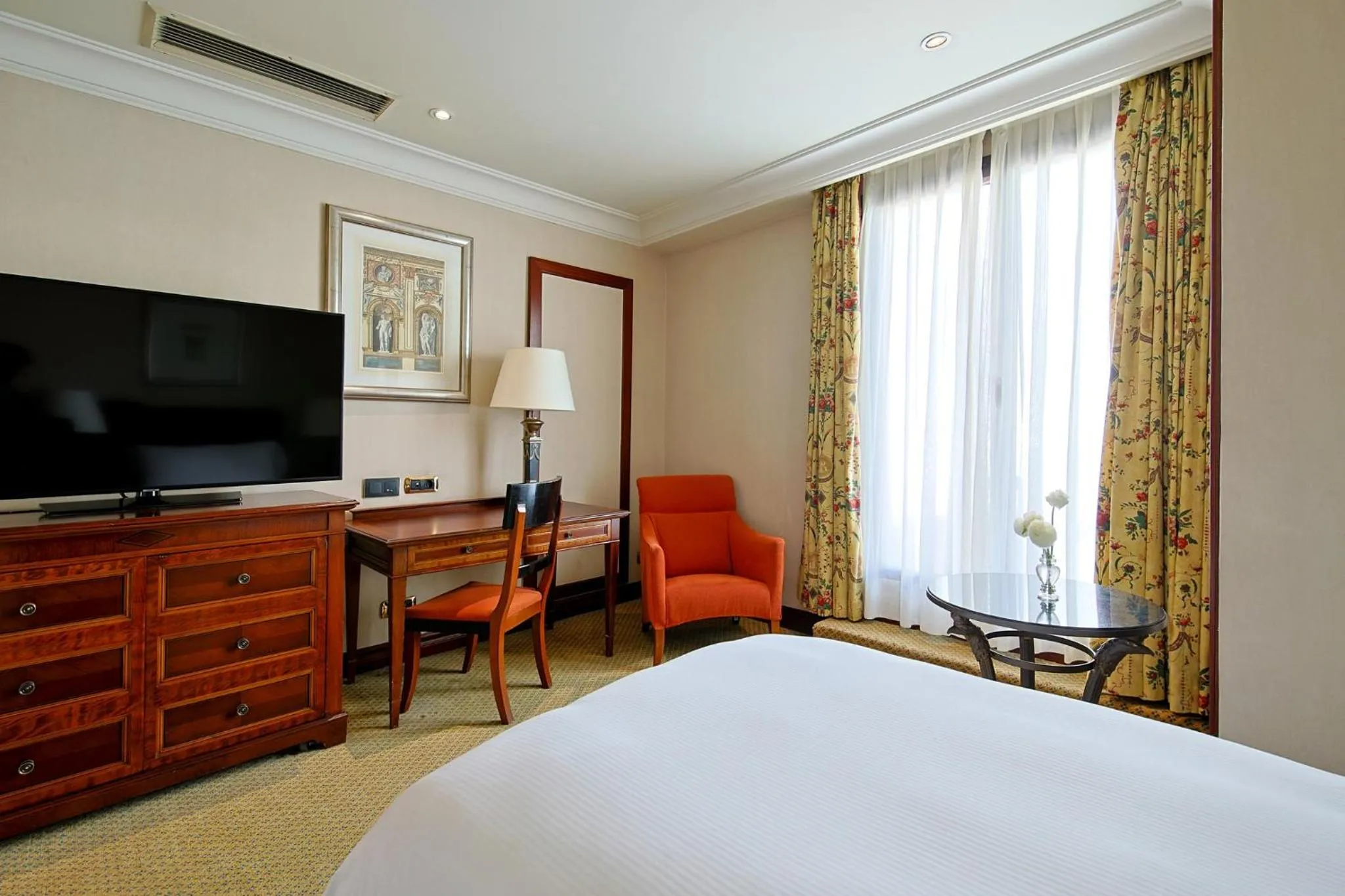 Photo of the whole room, Bed in InterContinental Madrid by IHG