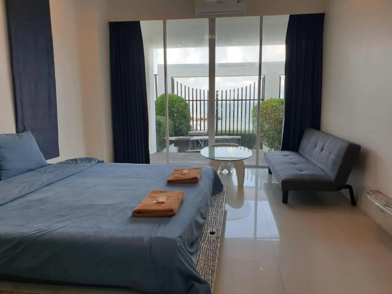 Bed in Banchaitalay Room