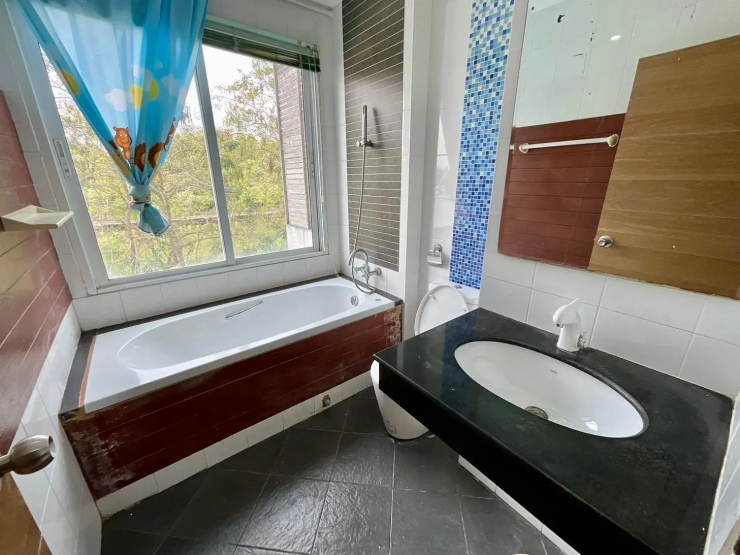 Bed in Banchaitalay Room