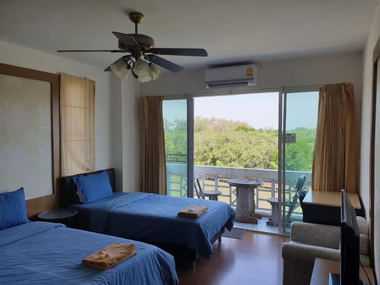 Bed in Banchaitalay Room