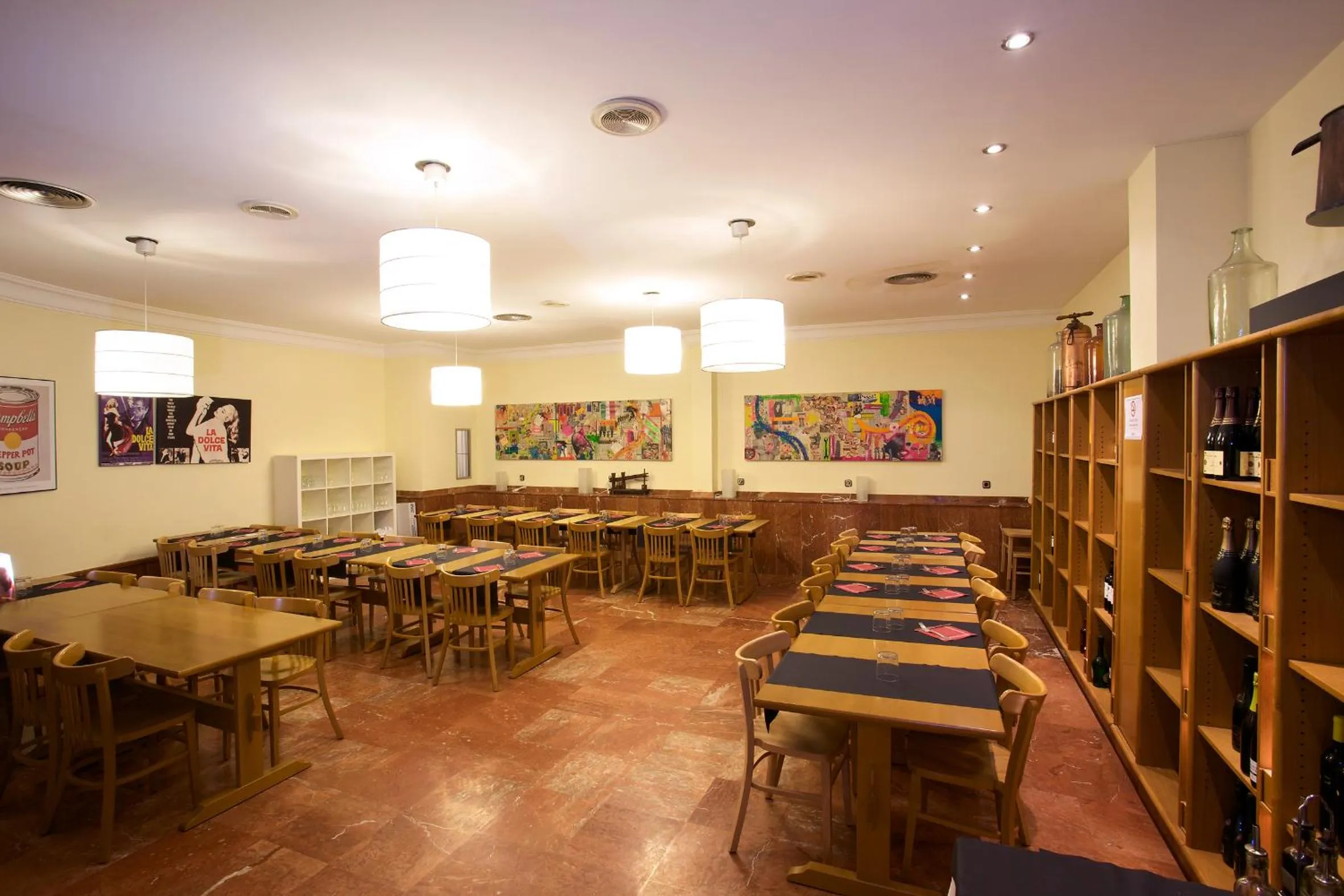 Restaurant/places to eat in Hotel Domo