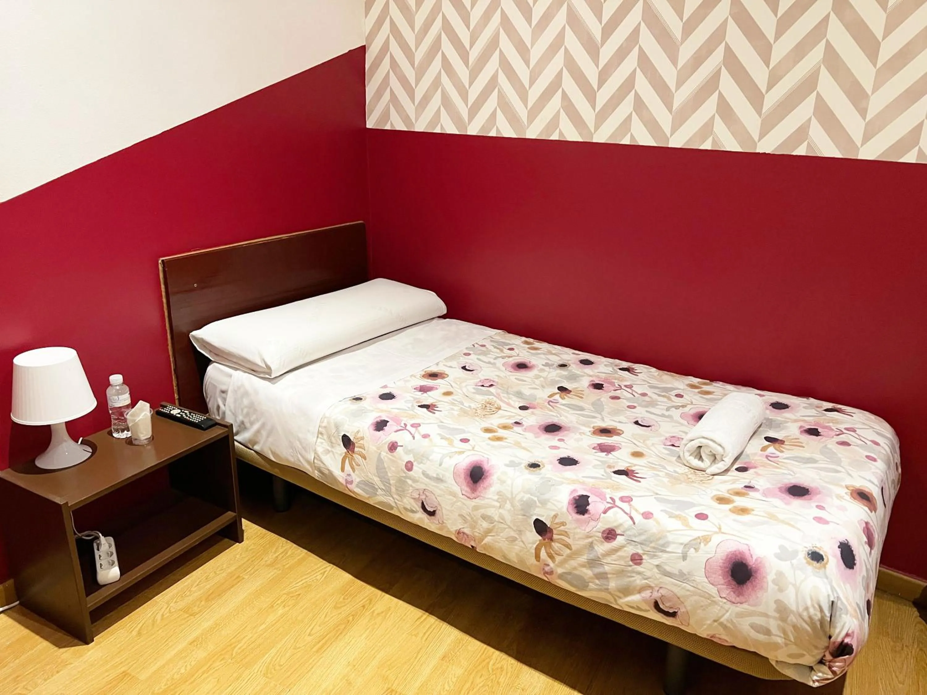 Photo of the whole room, Bed in Hostal Abaaly