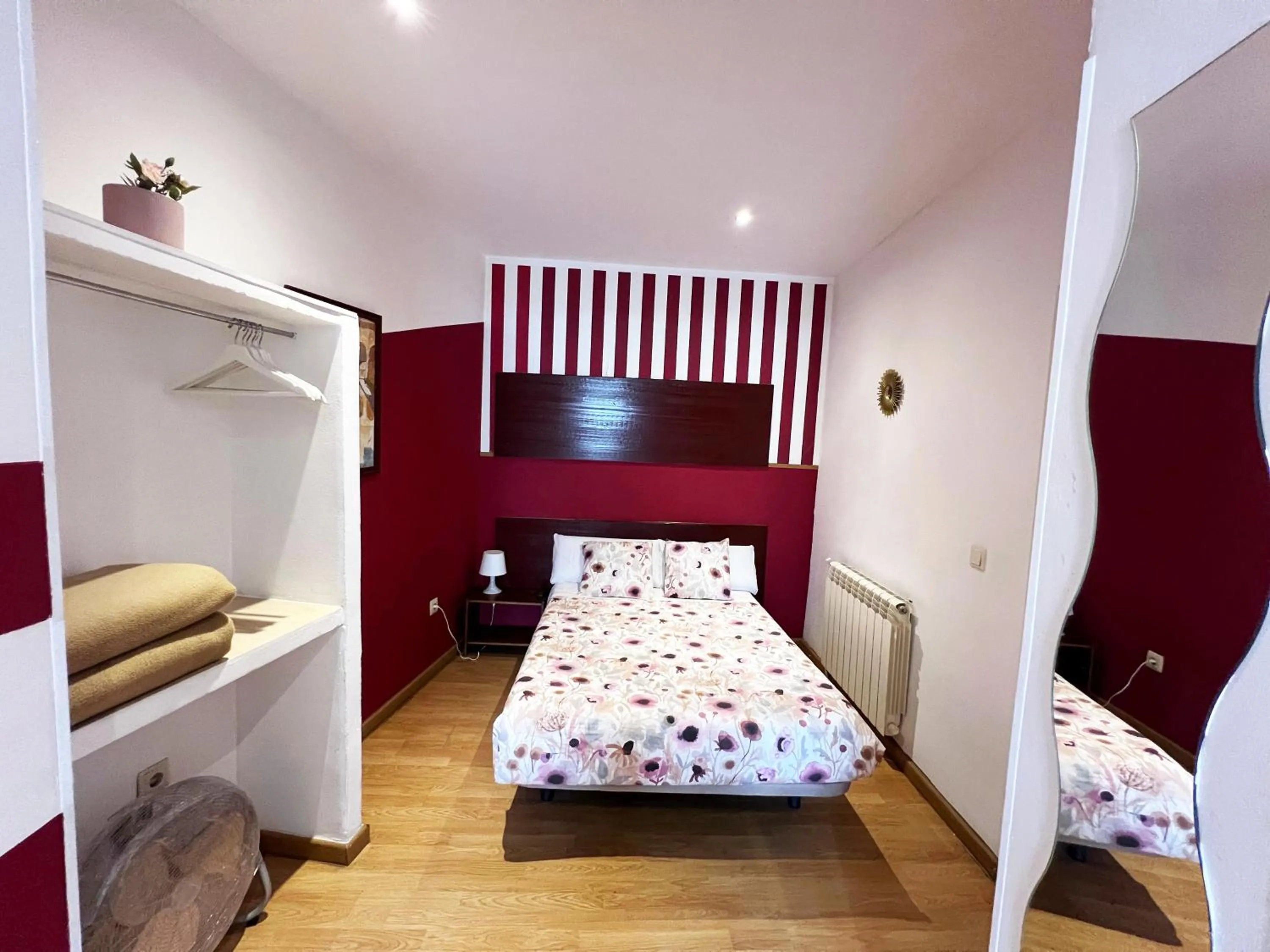 Photo of the whole room, Bed in Hostal Abaaly