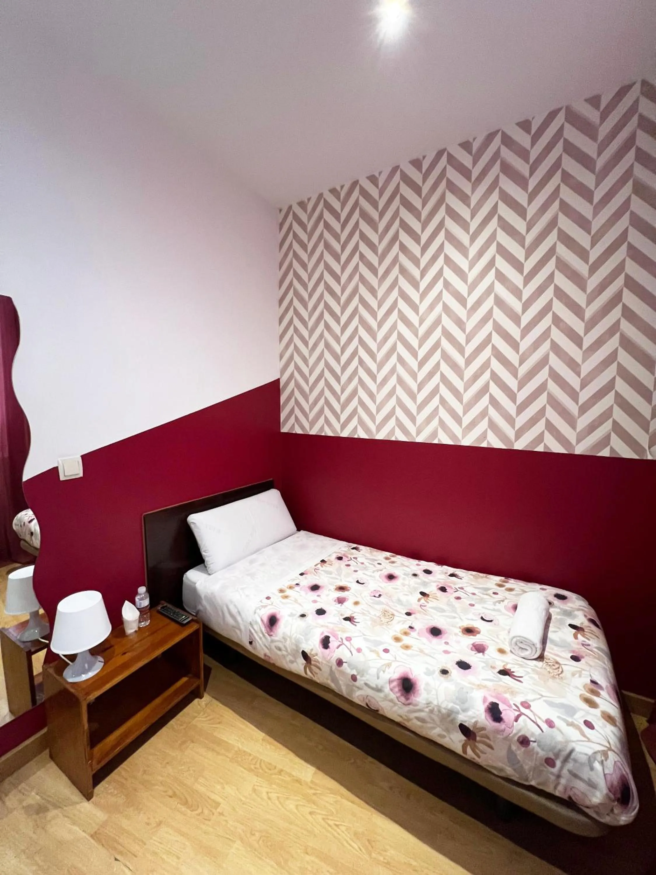 Photo of the whole room, Bed in Hostal Abaaly