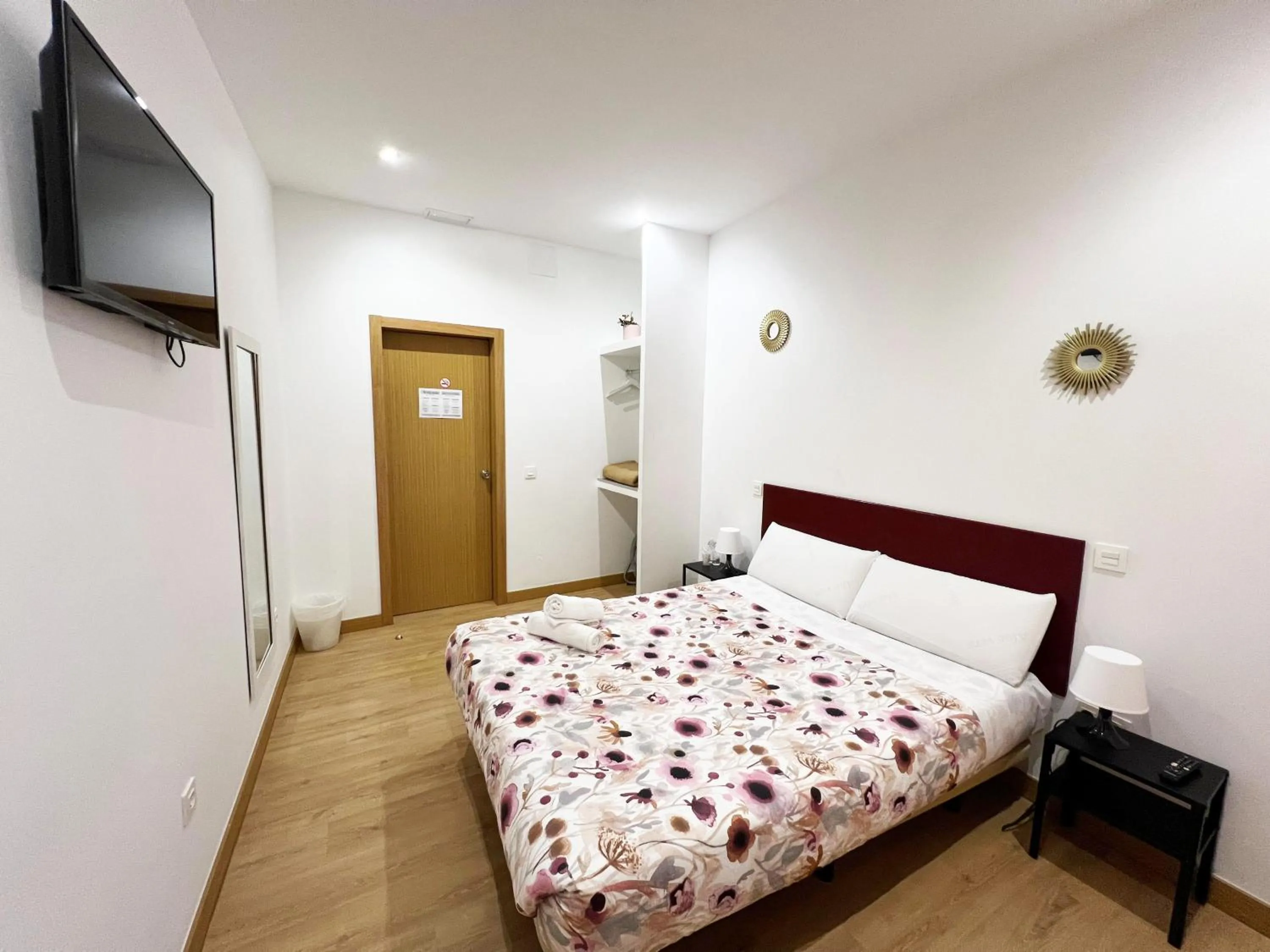 Photo of the whole room, Bed in Hostal Abaaly