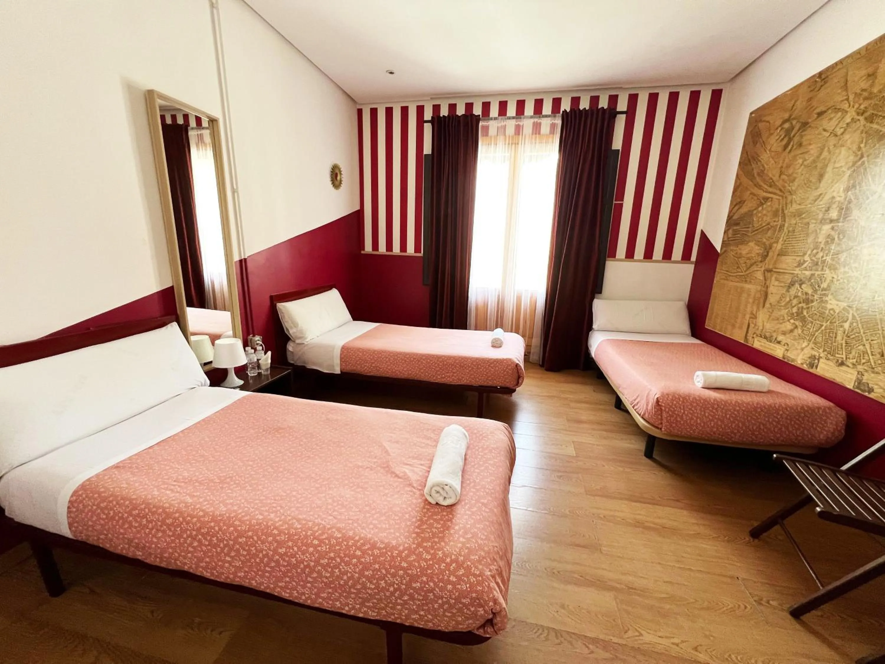 Photo of the whole room, Bed in Hostal La Casa de La Plaza