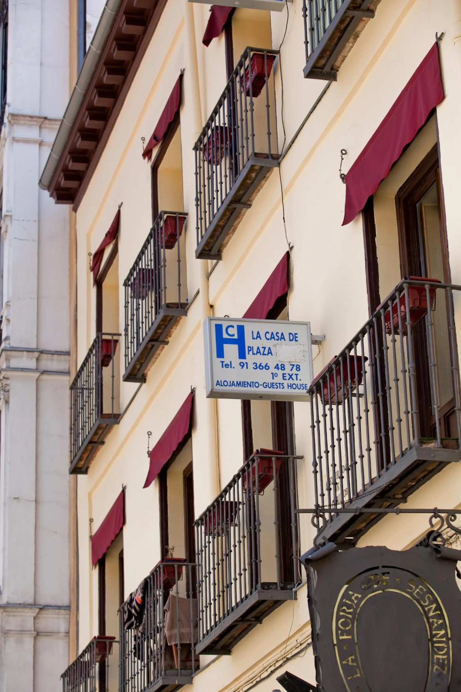 Facade/entrance in Hostal La Casa de La Plaza