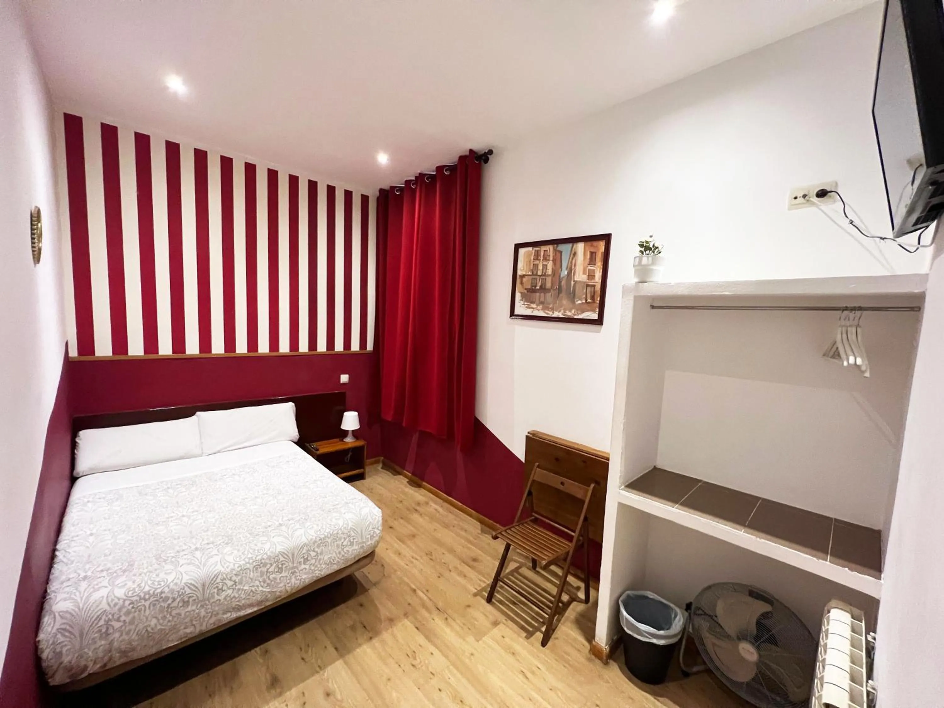 Photo of the whole room, Bed in Hostal La Casa de La Plaza