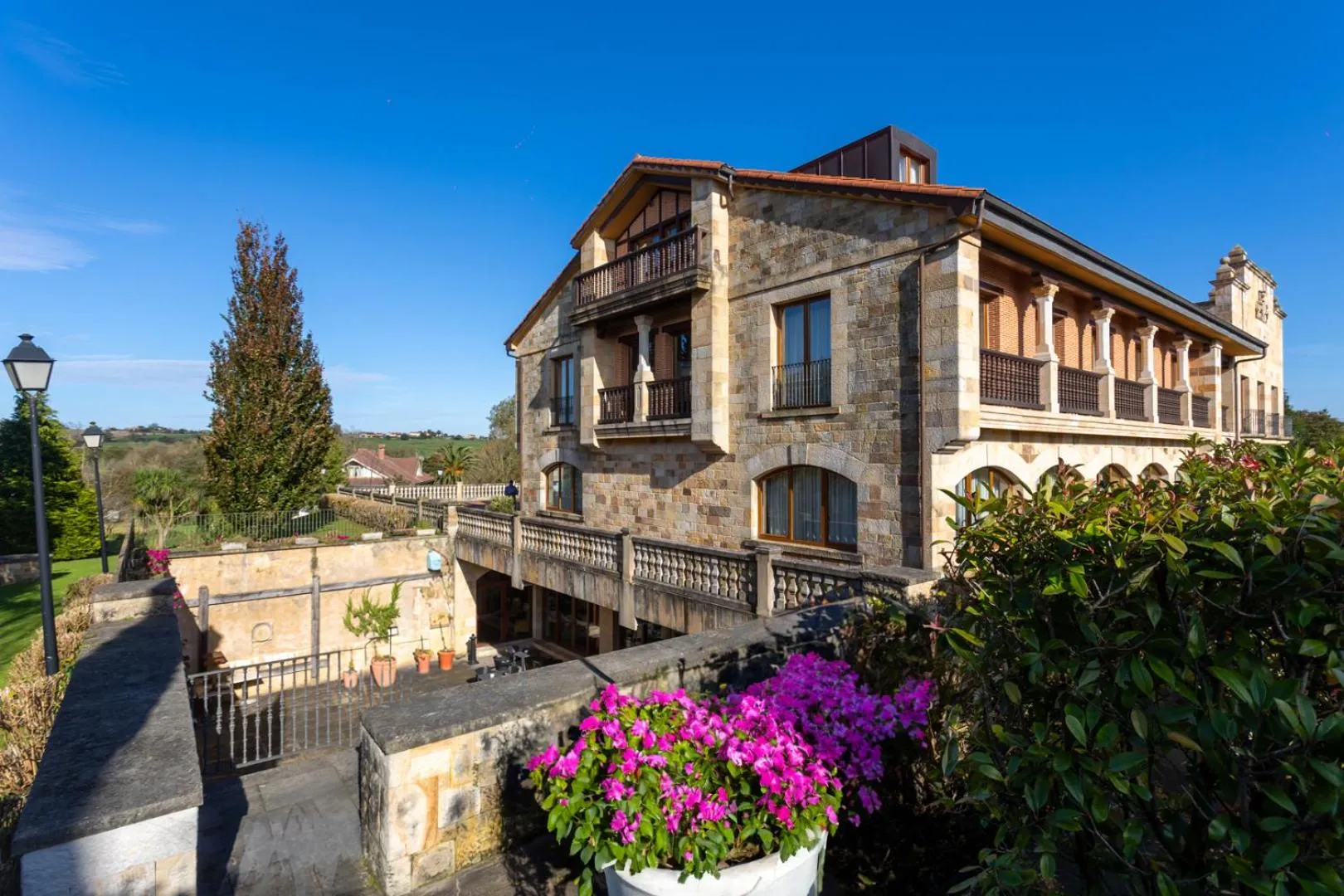 Property building in Hotel Felisa SPA